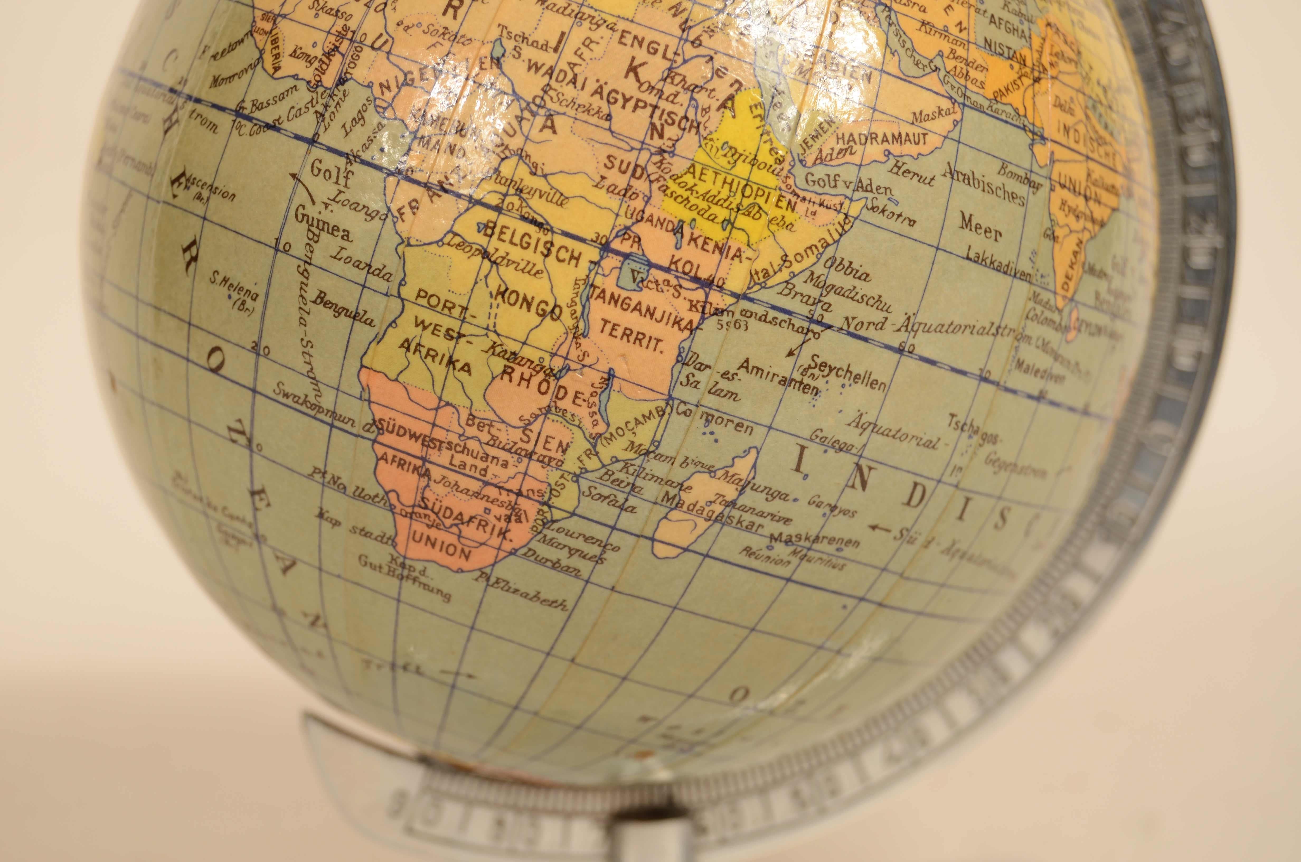 Small German globe published by Columbus Schulerglobus from the 1950s 2