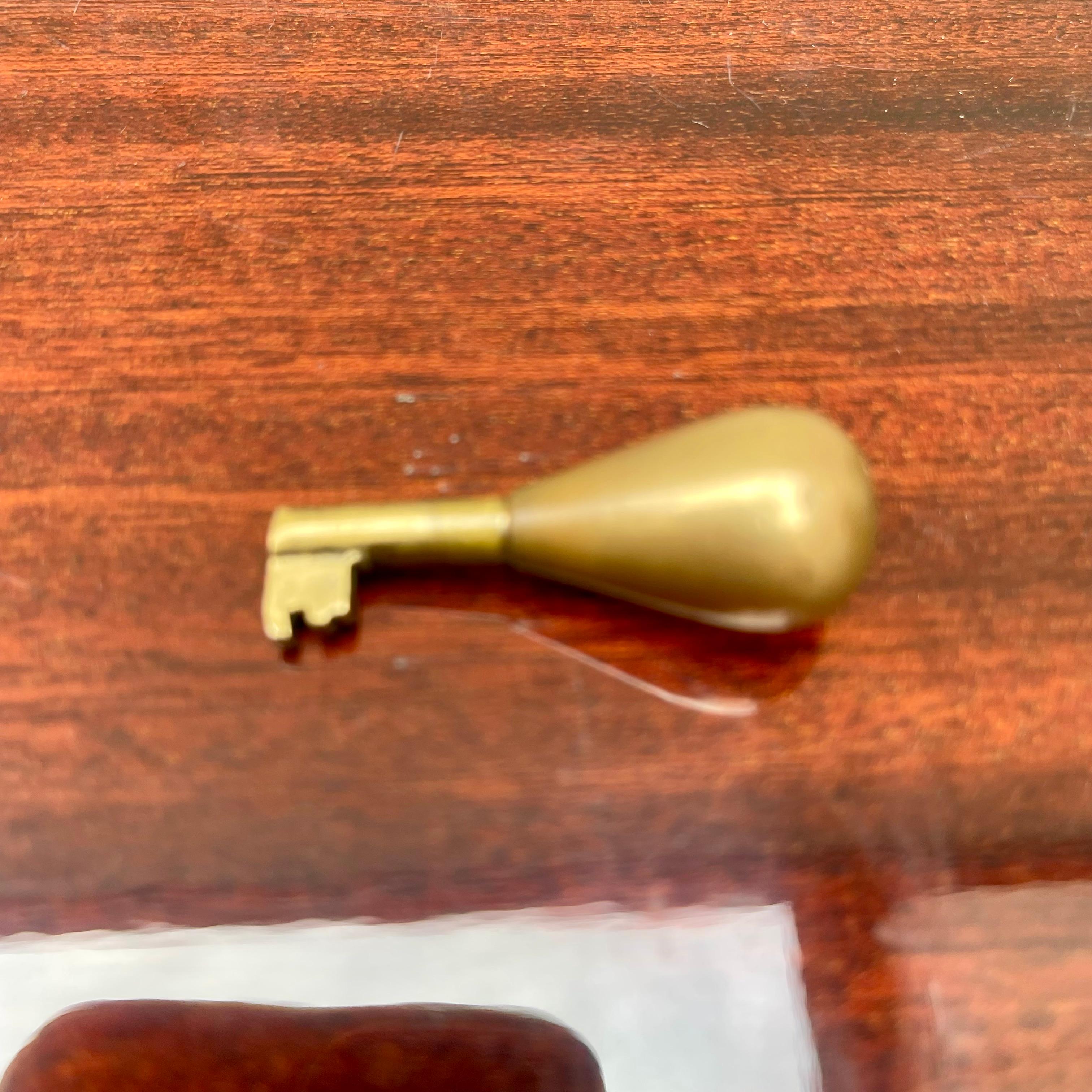 Kleiner Schrank mit Bar und Innenbeleuchtung - Italien - 1950er Jahre im Angebot 5