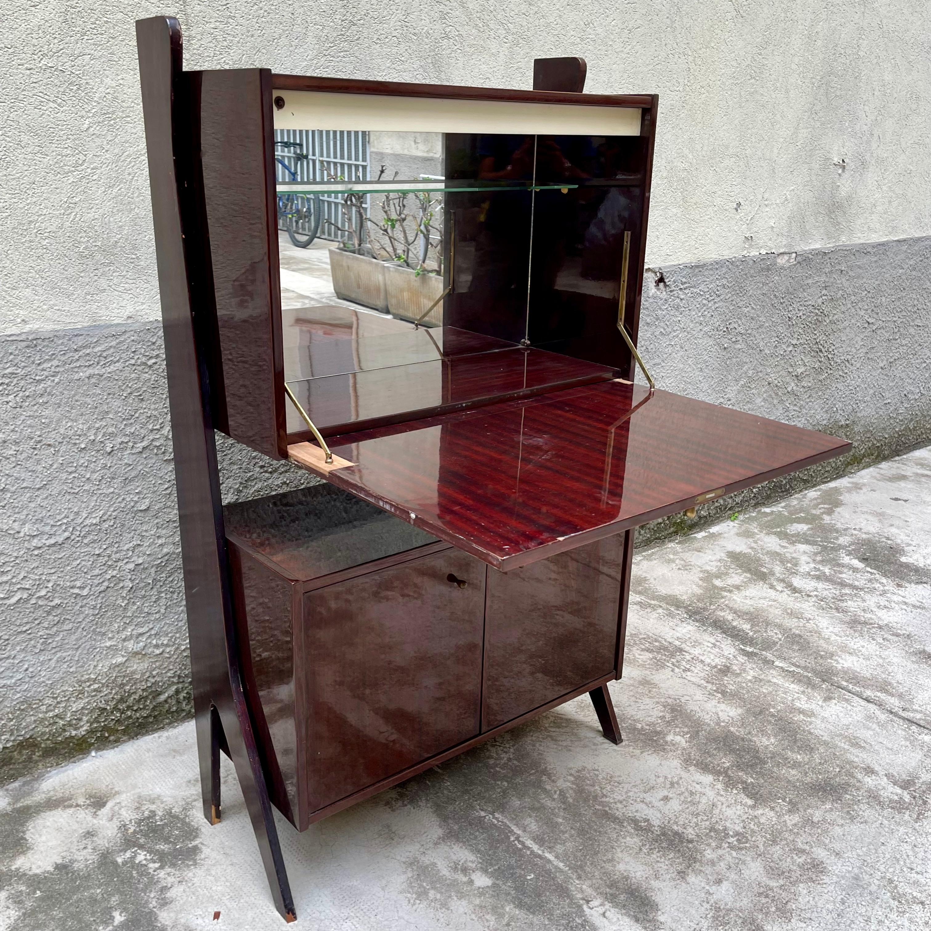 Kleiner Schrank mit Bar und Innenbeleuchtung - Italien - 1950er Jahre im Zustand „Relativ gut“ im Angebot in Milano, IT