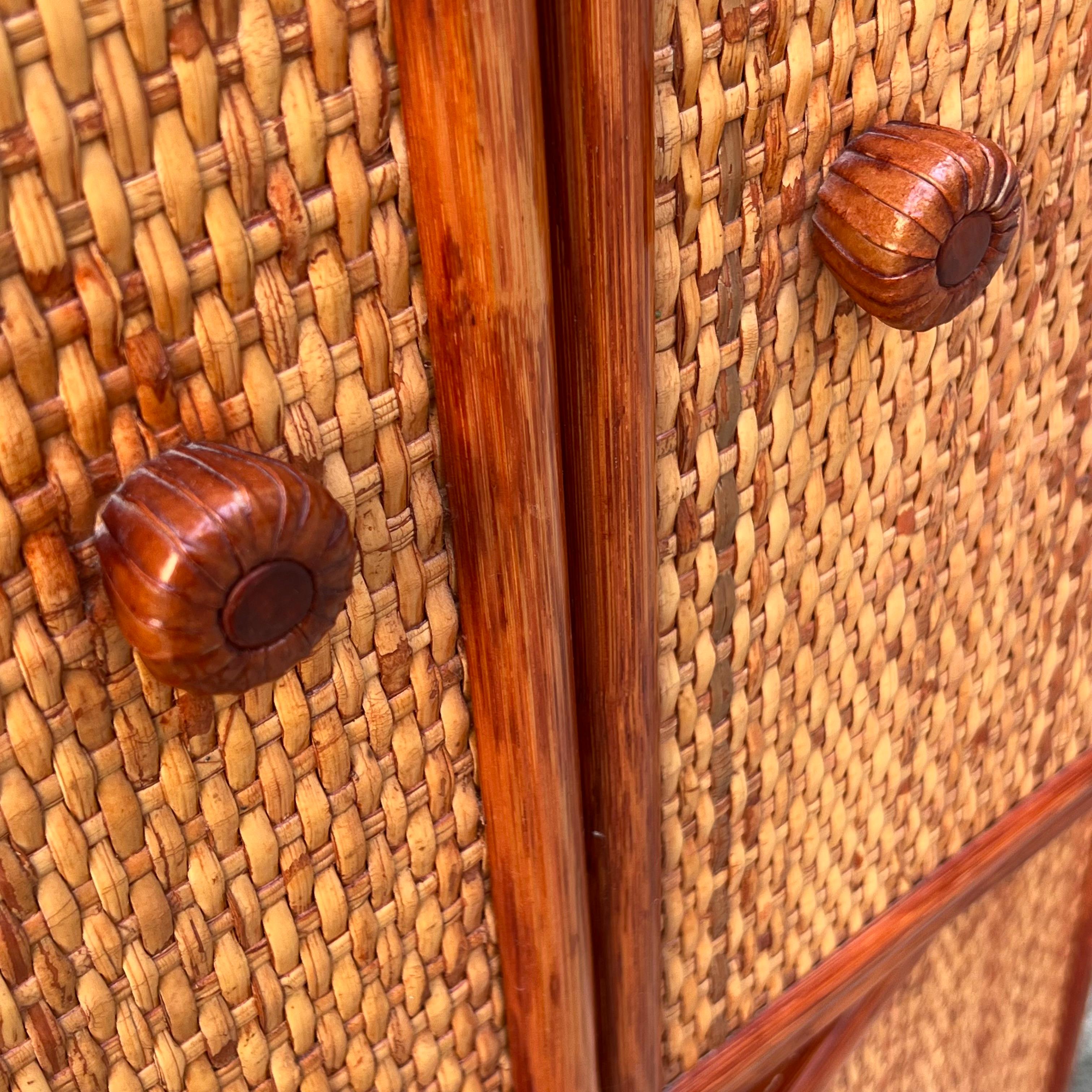 Piccolo Mobile Legno e Rattan - Pomoli in Pelle - Maugrion/Roche Bobois - 80's in vendita 9