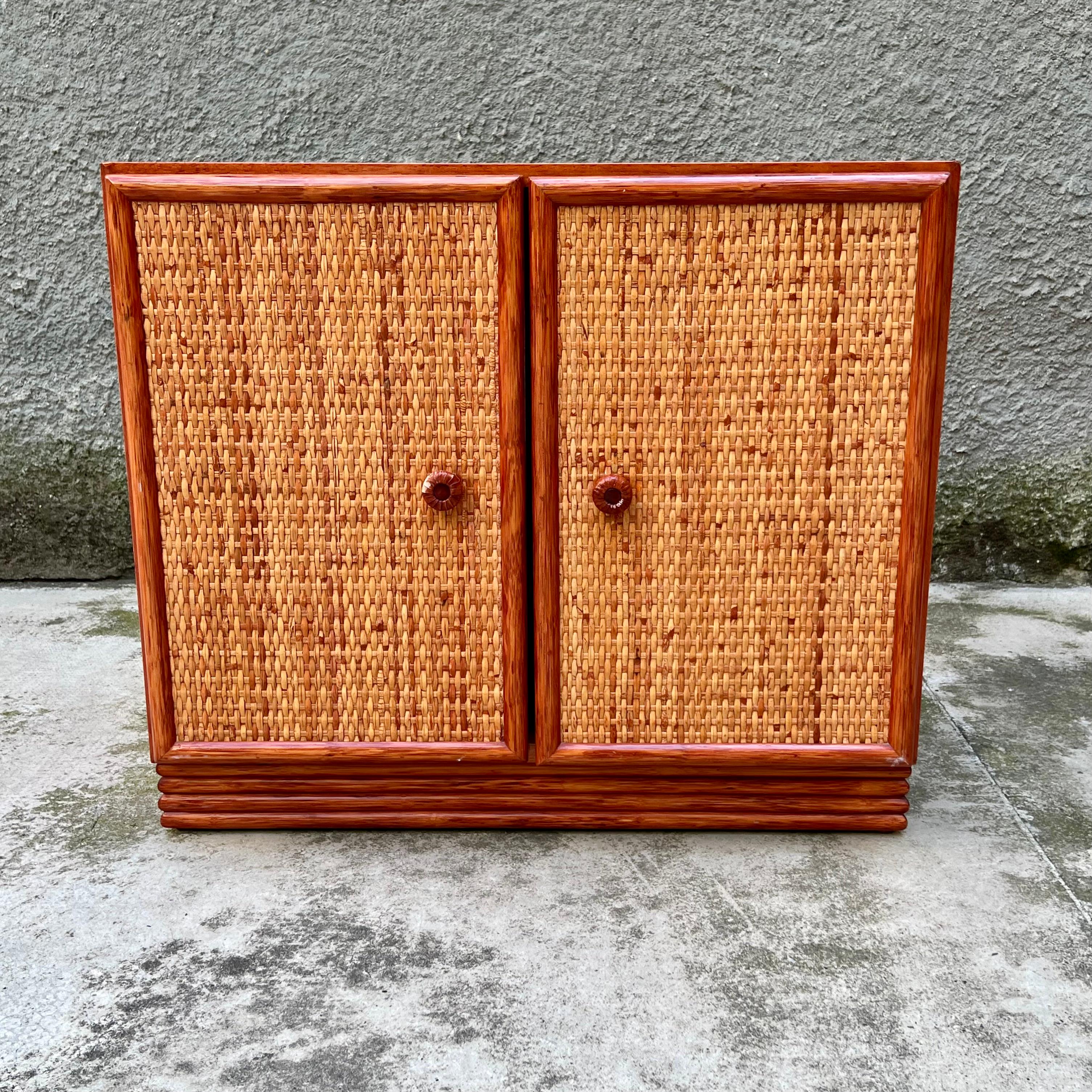 Mid-Century moderno Piccolo Mobile Legno e Rattan - Pomoli in Pelle - Maugrion/Roche Bobois - 80's in vendita