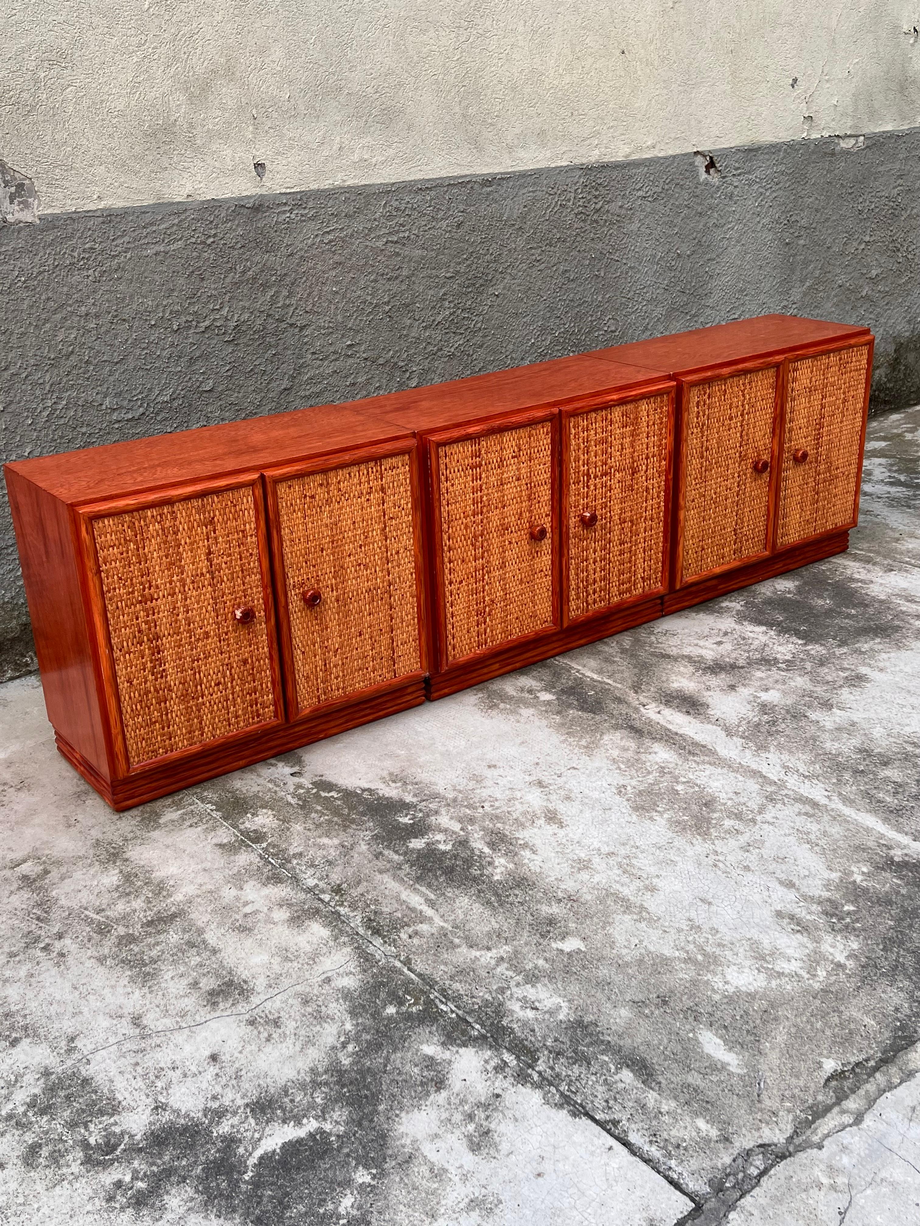 20th Century Piccolo Mobile Legno e Rattan - Pomoli in Pelle - Maugrion/Roche Bobois - 80's in vendita