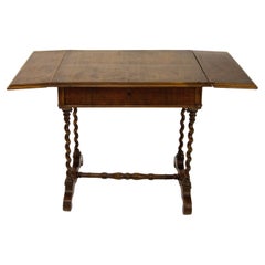 Piccolo scrittoio ad alette in legno, XIX Secolo