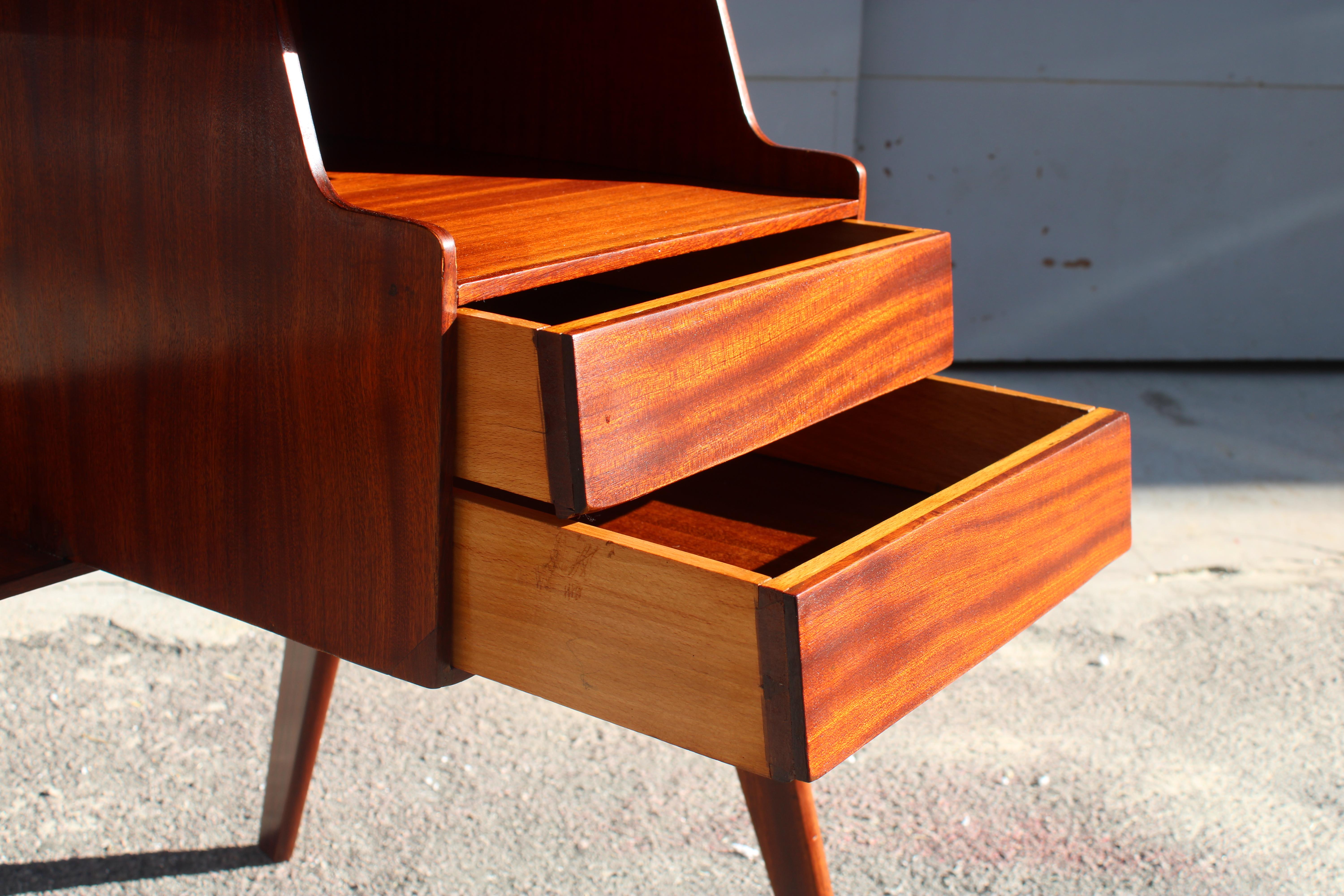 Piccolo scrittoio geometrico Vittorio Dassi in legno Laminato Blu Mid-century im Angebot 5