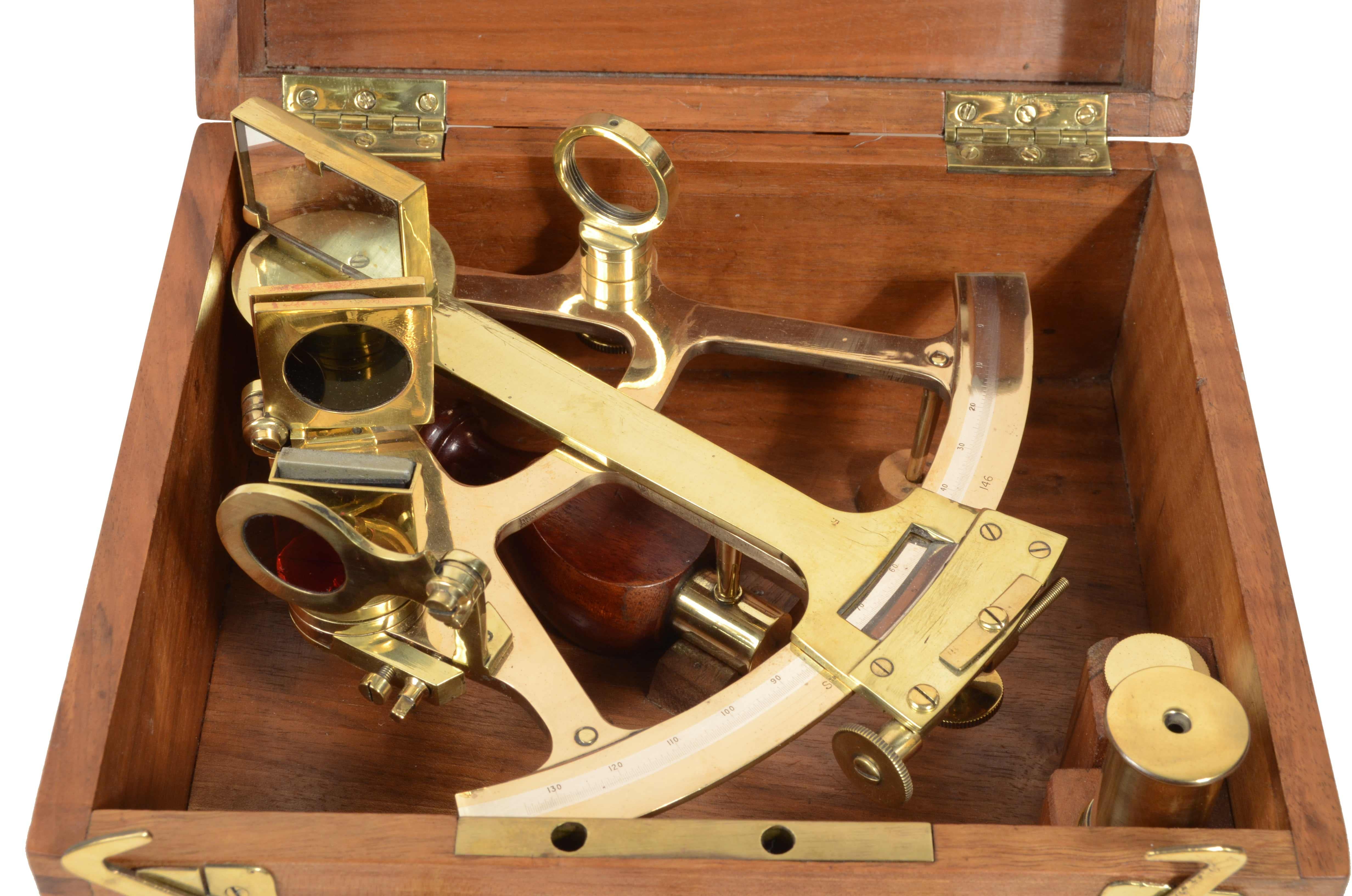 Small brass sextant S.te des Etablissements Gaumont Paris late 19th century In Good Condition For Sale In Milan, IT