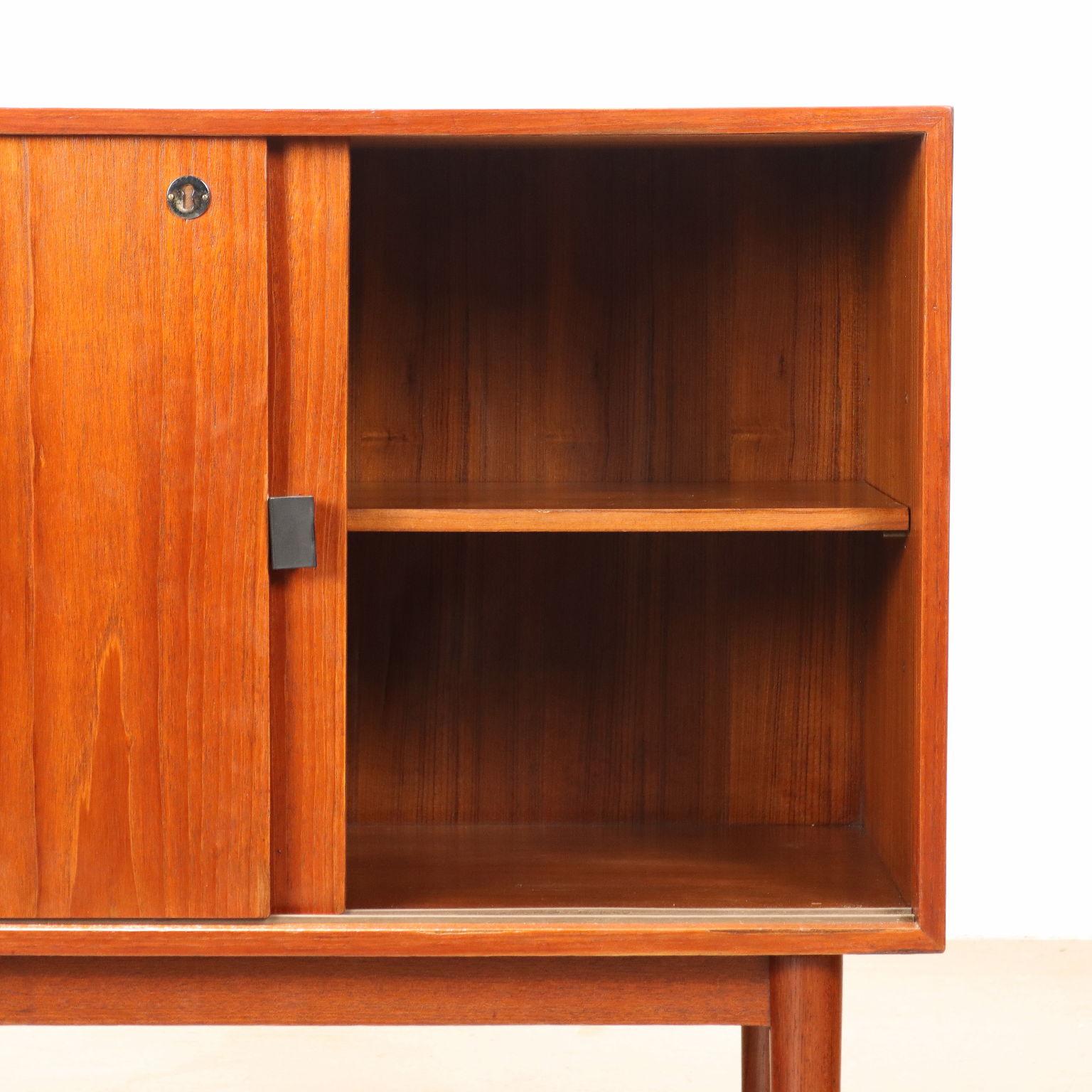 Italian Piccolo Sideboard anni '60 Produzione Fratelli Saporiti in vendita