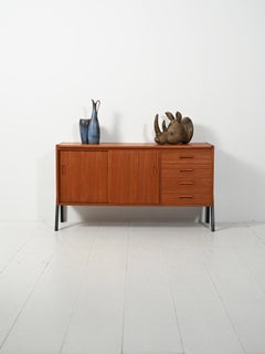 Kleines skandinavisches 60er-Jahre-Sideboard, zweifarbig