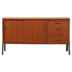 Kleines skandinavisches 60er-Jahre-Sideboard, zweifarbig