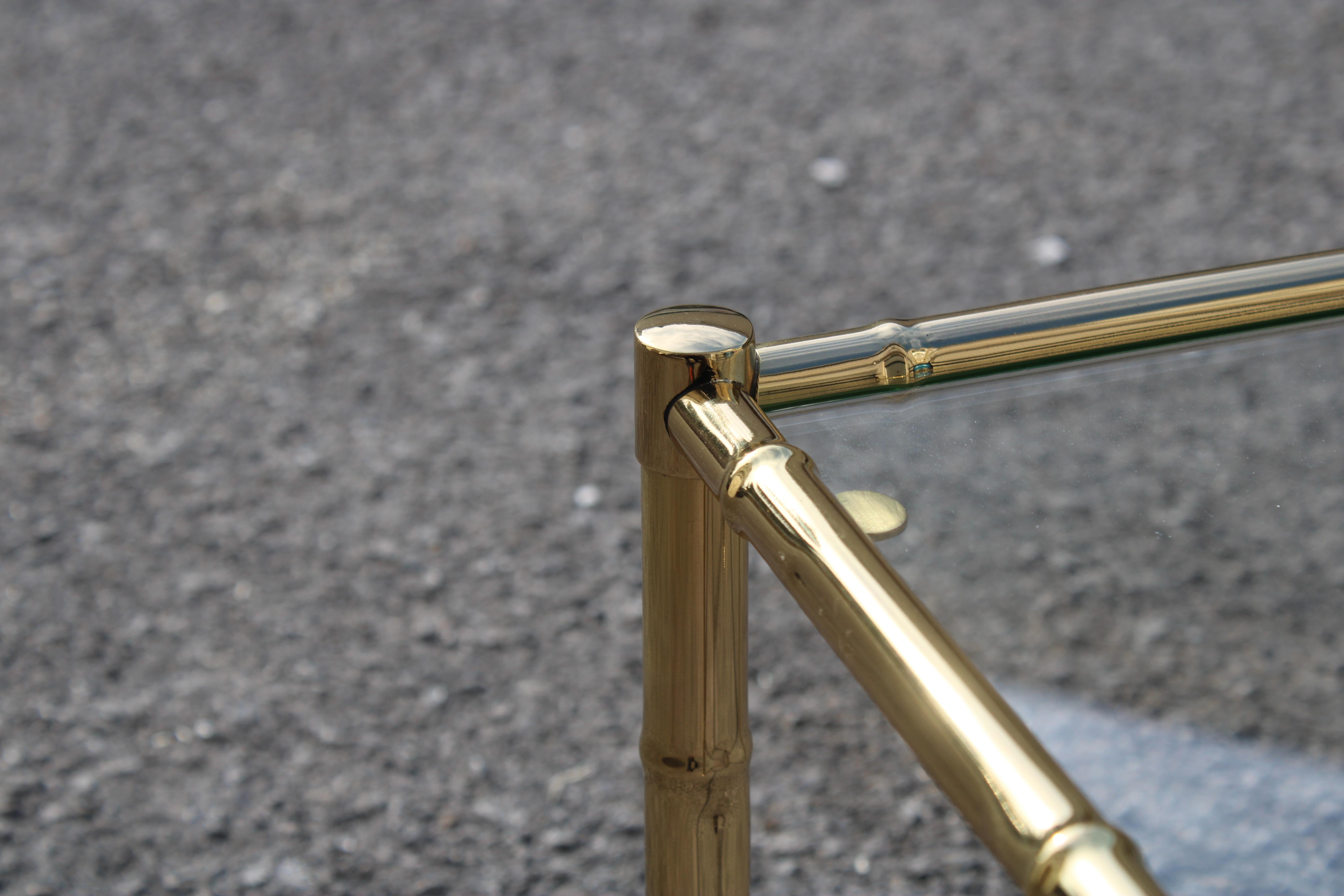 Kleiner Tavolino Quadrato in Ottone finto Bambù Italia 1970 im Zustand „Gut“ im Angebot in Palermo, Sicily