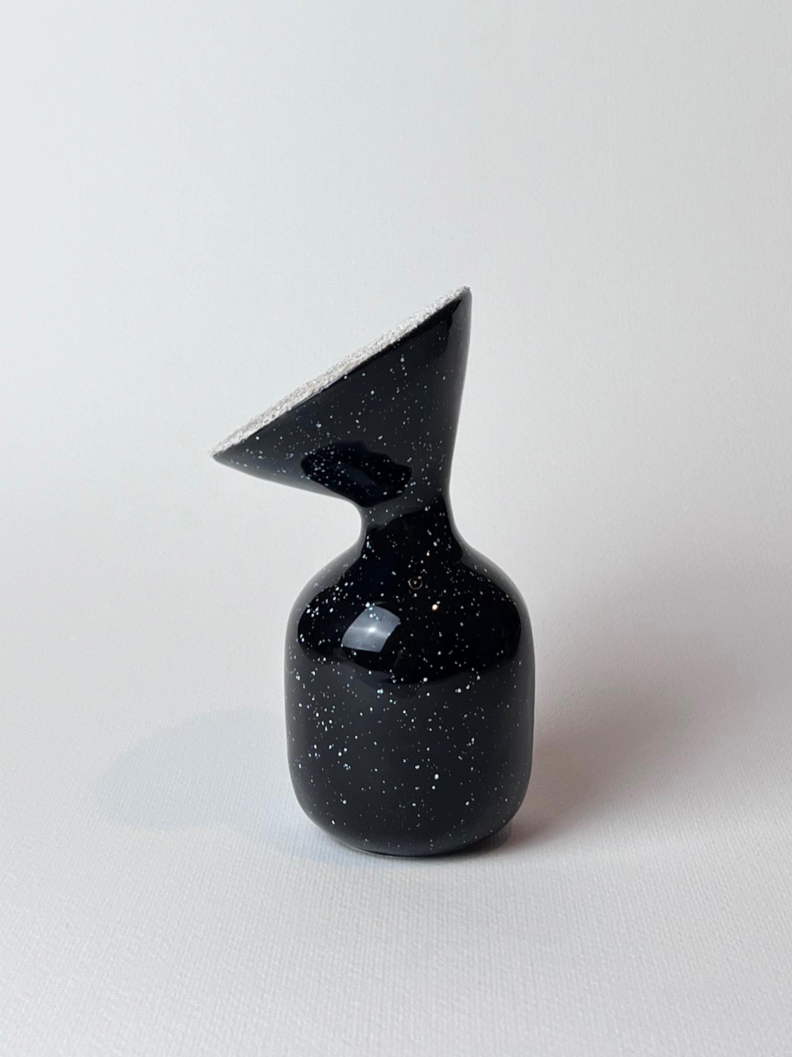 Enameled Piccolo vaso in ceramica smaltata con doppia finitura For Sale