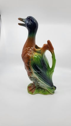 Pichet Saint Clément canard en majolique Française, design Art Nouveau 19ième