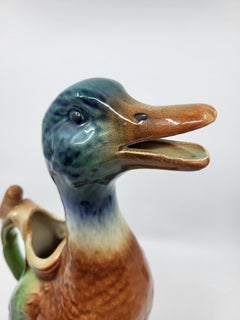 Pichet Saint Clément canard en majolique Française, design Art Nouveau 19ième