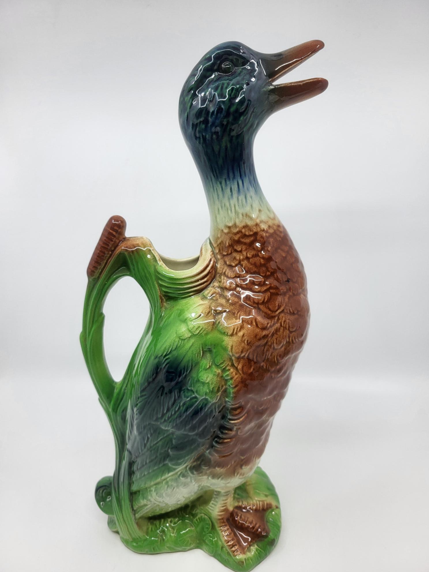 French Pichet Saint Clément canard en majolique Française, design Art Nouveau 19ième