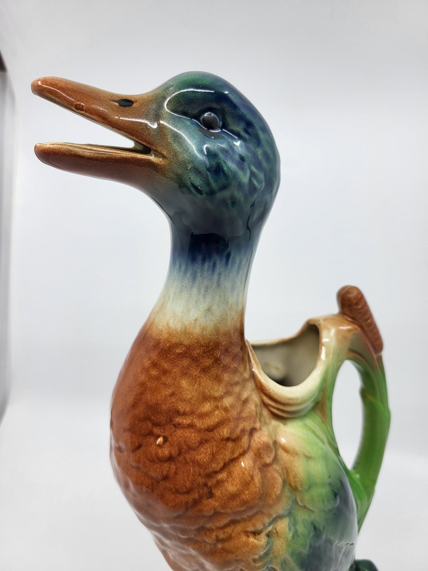 Smaltato Pichet Saint Clément canard en majolique Française, design Art Nouveau 19ième in vendita