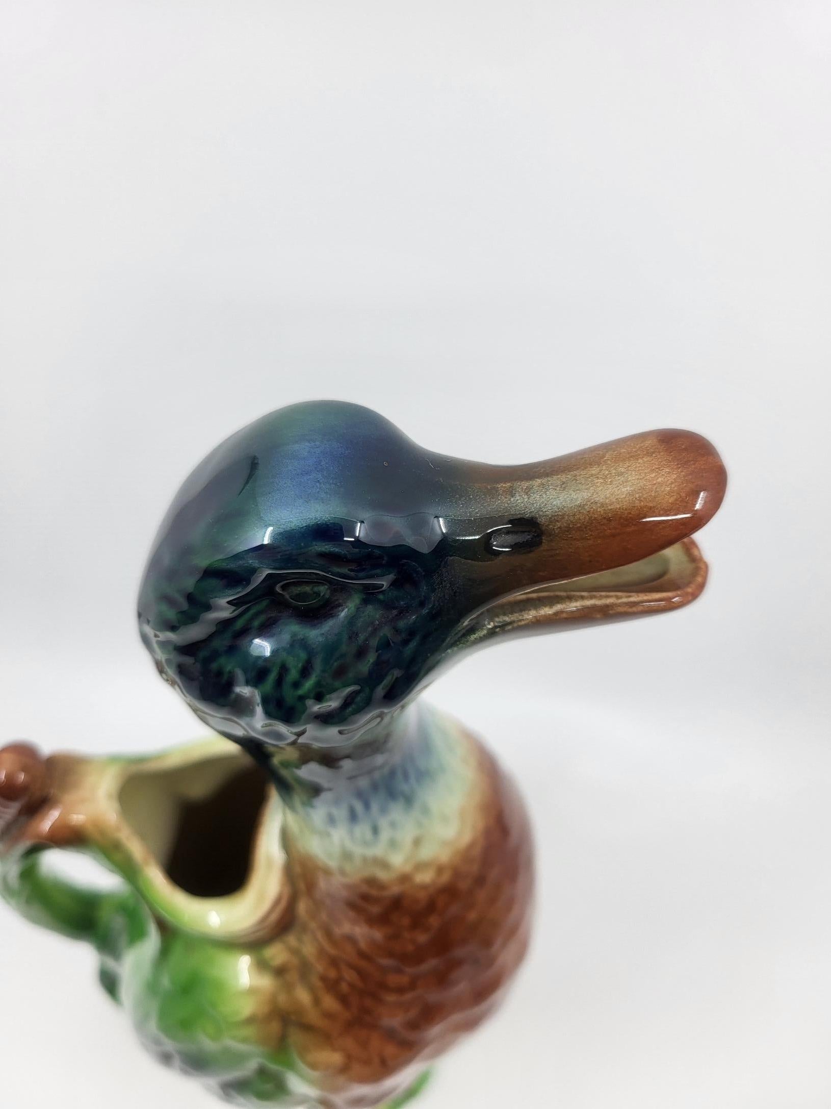 Pichet Saint Clément canard en majolique Française, design Art Nouveau 19ième In Good Condition In London, England