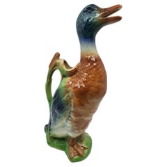 Pichet Saint Clément canard en majolique Française, design Art Nouveau 19ième