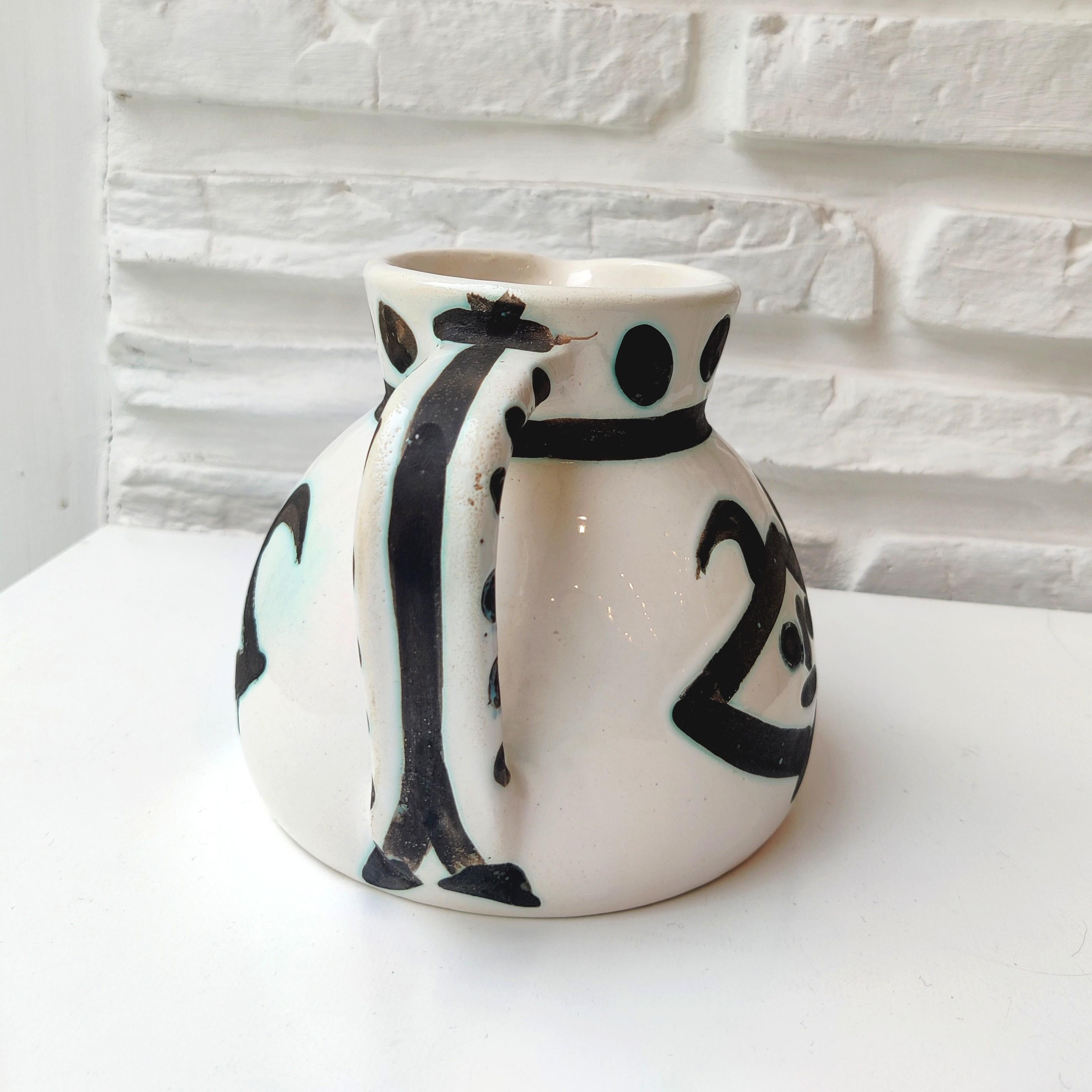 Mid-Century Modern Pichet Têtes For Sale