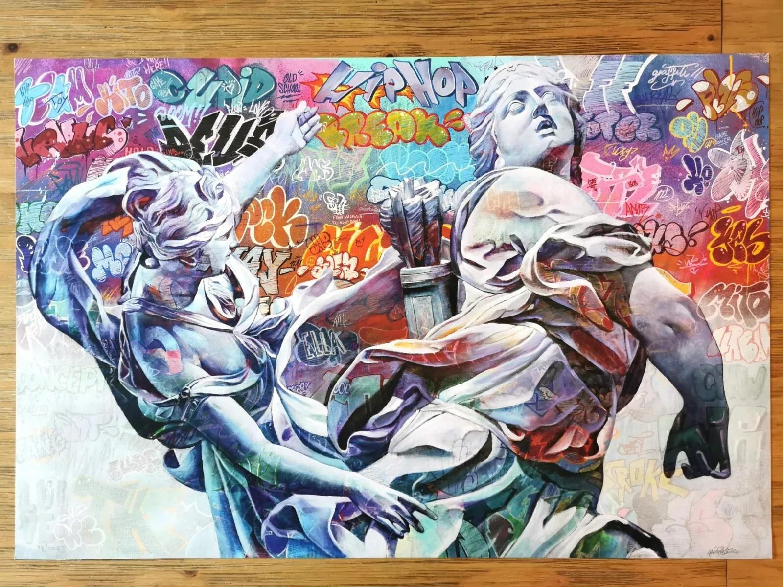 "Artémis et Nature" es una impactante pieza del dúo de artistas españoles PichiAvo, aclamado internacionalmente, creada durante el Festival MURAL 2019. Conocidos por su magistral fusión de arte clásico y estética callejera contemporánea, PichiAvo