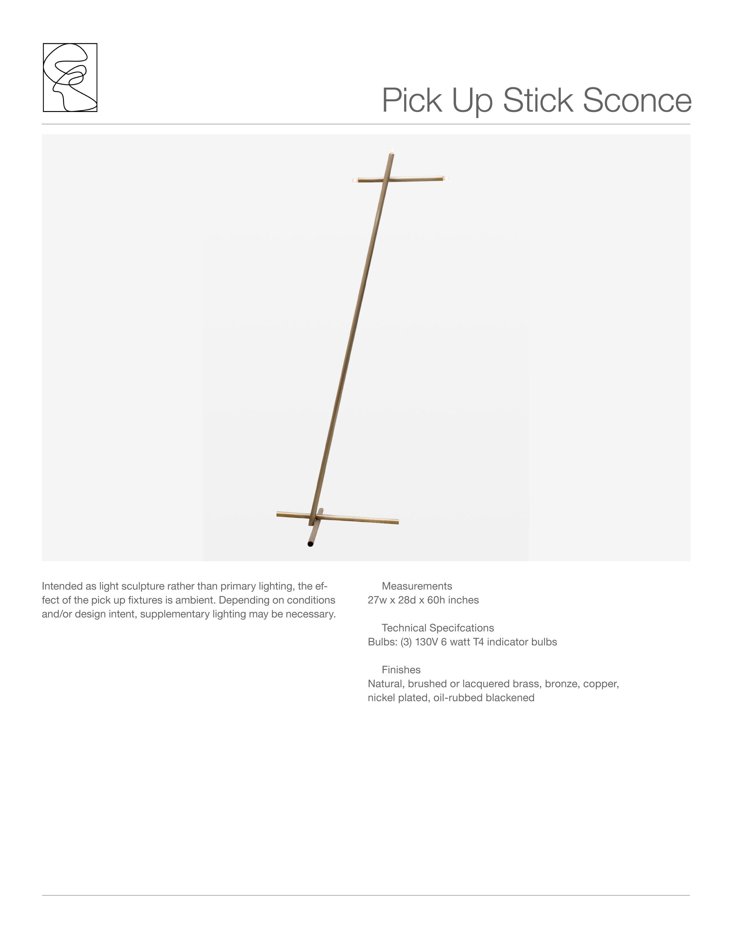 Ottone Lampada da terra Pick Up Stick in ottone di Cam Crockford in vendita