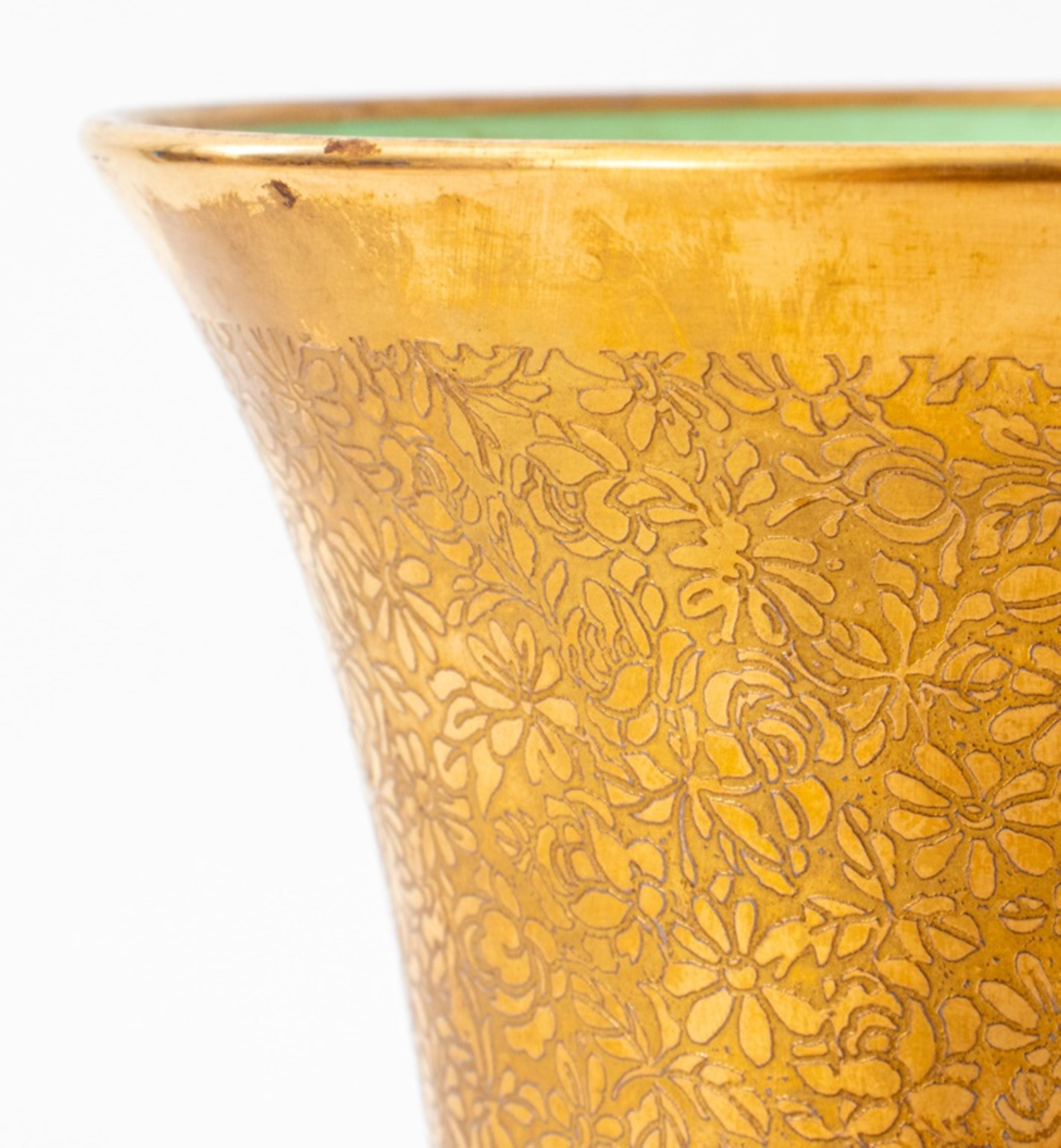 Pickard Gold Encrusted Campagna-Form Urns, Pair In Good Condition For Sale In New York, NY