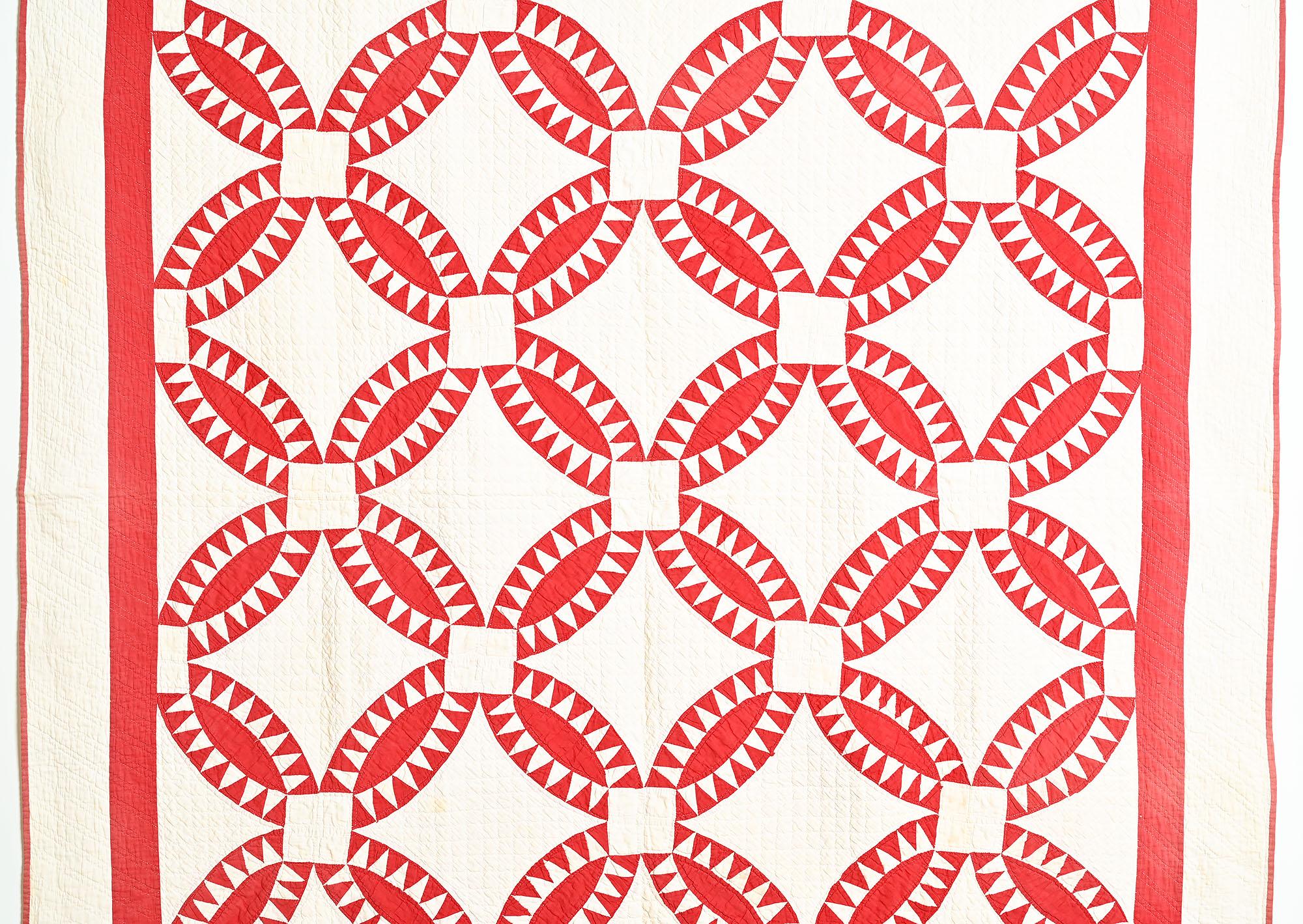 Pickle Dish quilt pattern is the more complex first cousin of the traditional Double Wedding Ring quilt. While the overall design of overlapping circles is similar, Pickle Dish is less often seen because it so much more difficult to execute. This