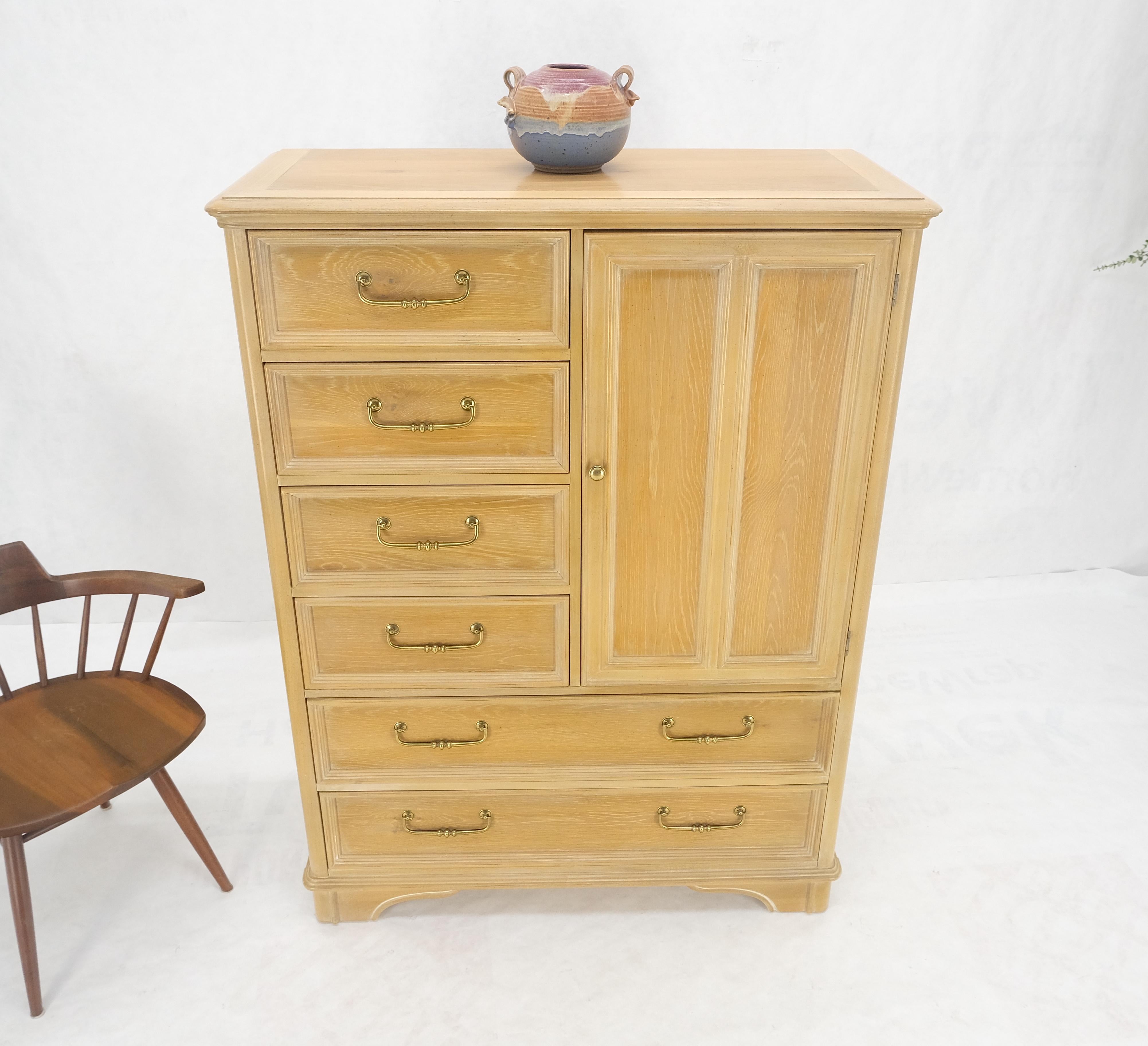Oak Oak Pickled 6 Drawers Two Door Compartment Chifforobe Chest Dresser Cabinet MINT en vente 4
