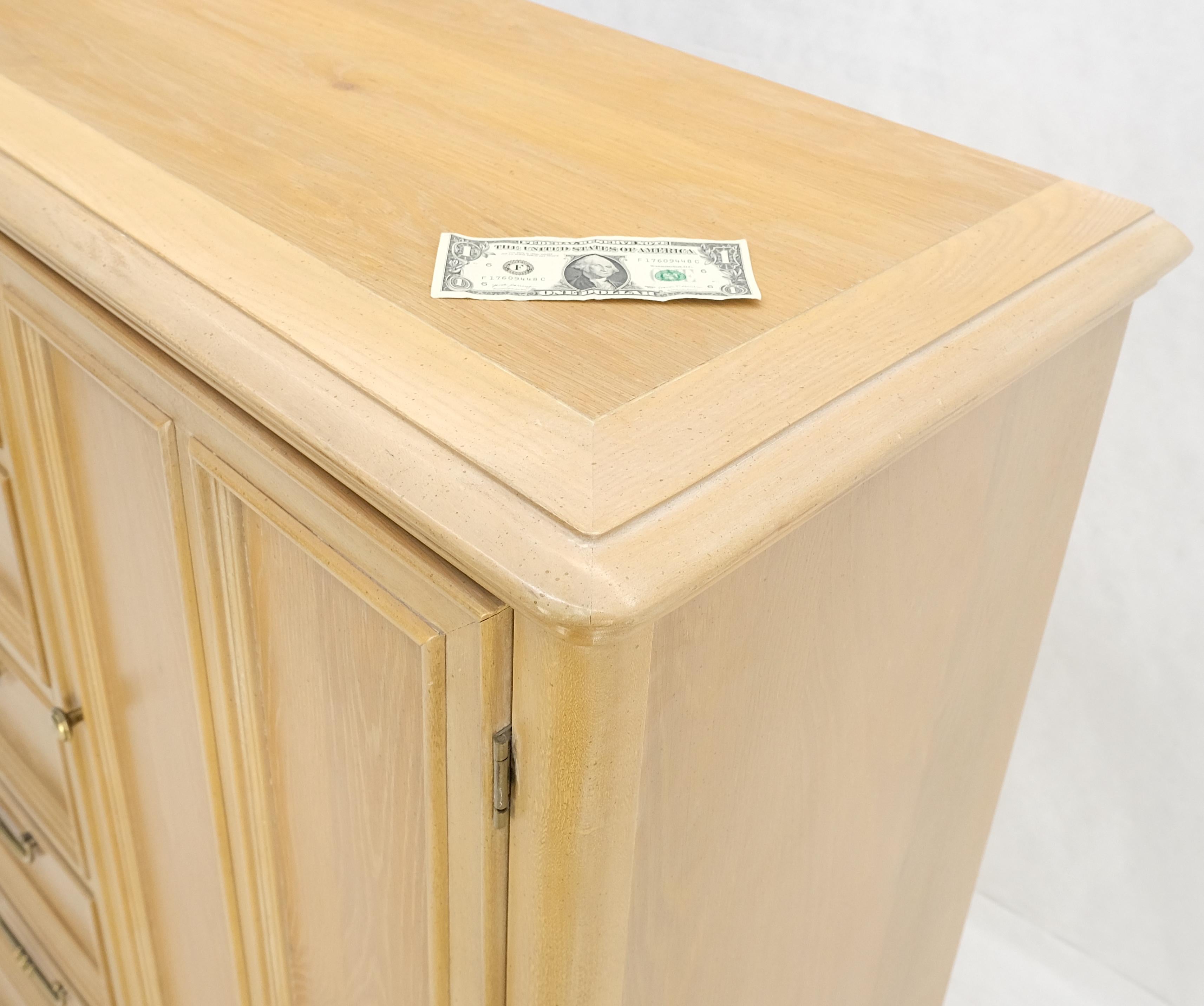 Oak Oak Pickled 6 Drawers Two Door Compartment Chifforobe Chest Dresser Cabinet MINT en vente 8