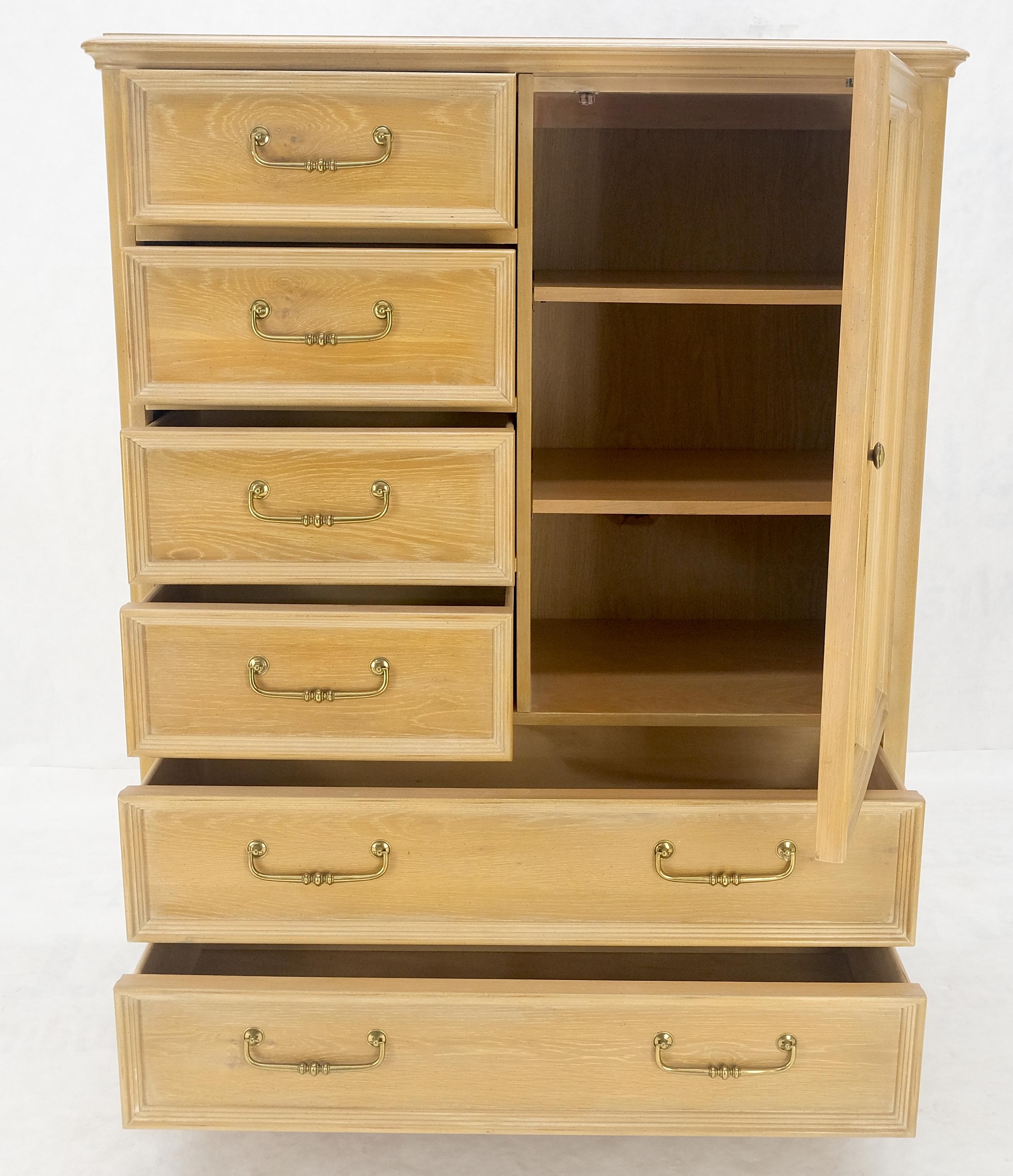 Oak Oak Pickled 6 Drawers Two Door Compartment Chifforobe Chest Dresser Cabinet MINT Bon état - En vente à Rockaway, NJ