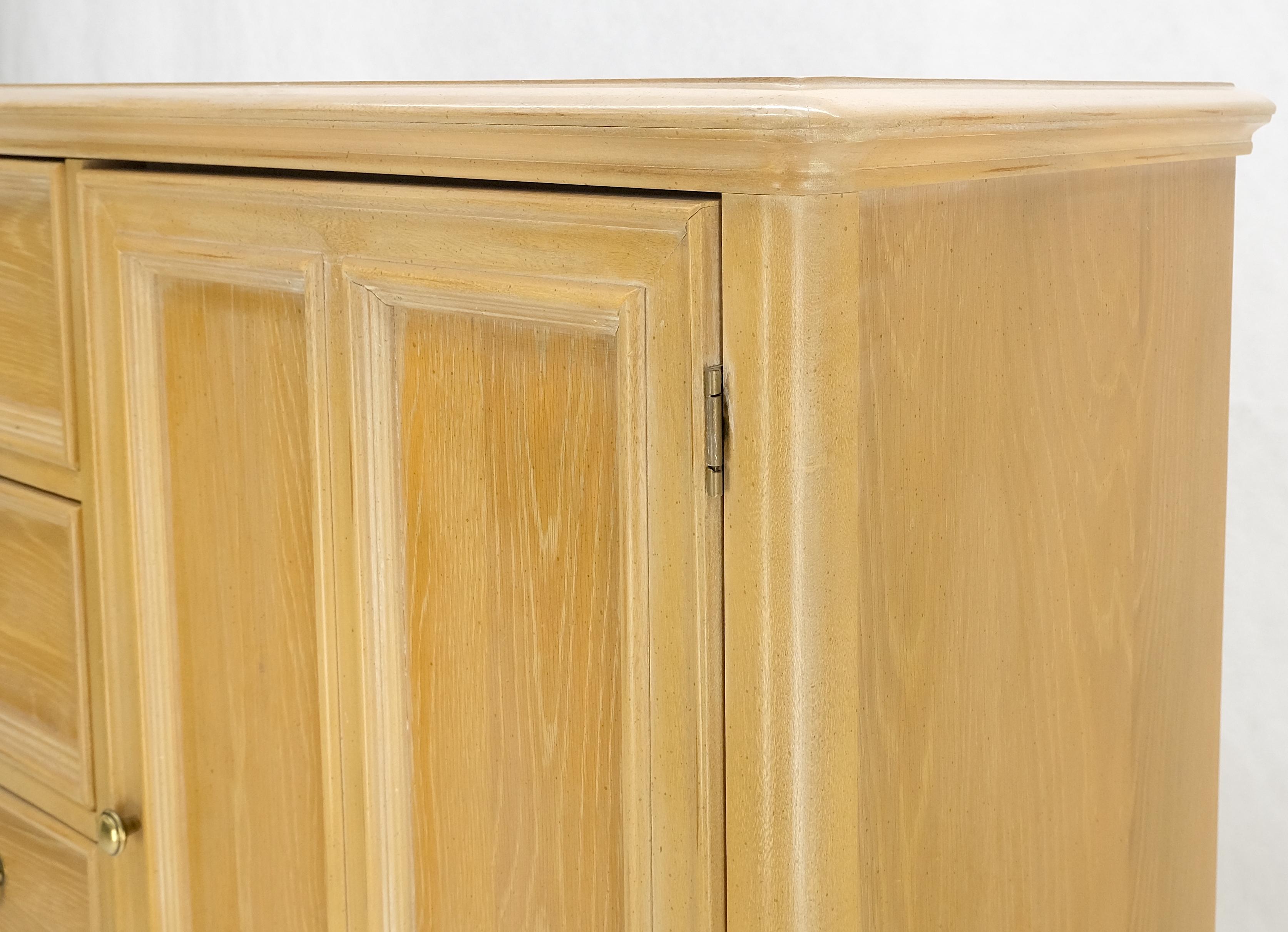 Oak Oak Pickled 6 Drawers Two Door Compartment Chifforobe Chest Dresser Cabinet MINT en vente 1