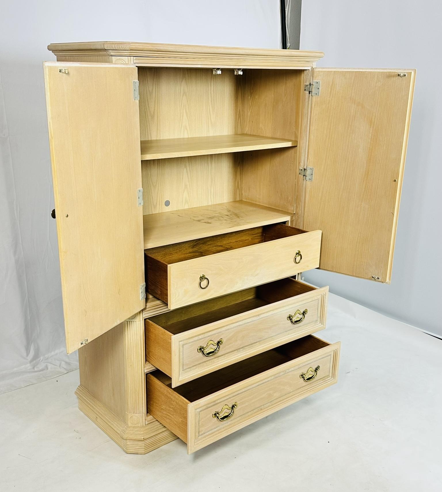 Comò Highboy in legno di Oak Oak decapato con 3 cassetti e uno scaffale in vendita 6