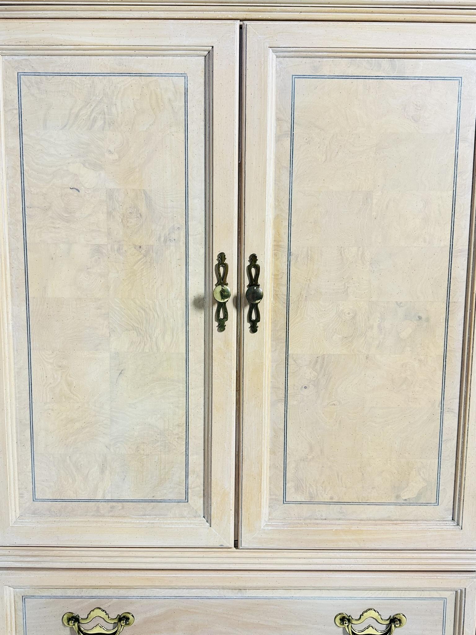 Comò Highboy in legno di Oak Oak decapato con 3 cassetti e uno scaffale in vendita 9