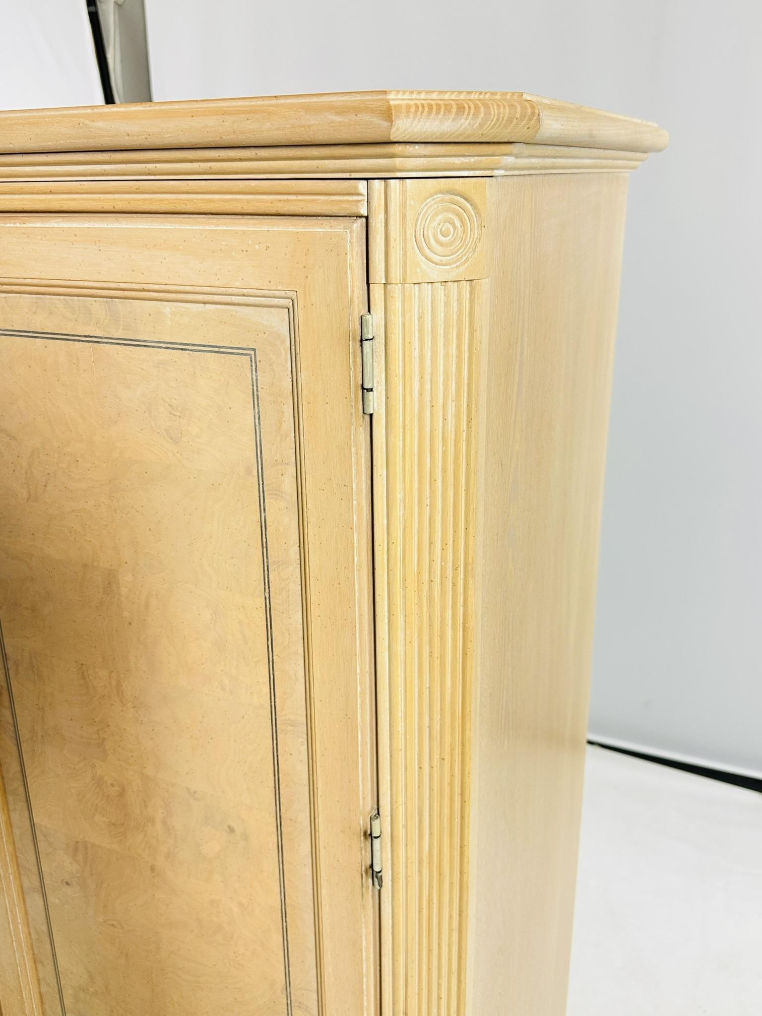 Comò Highboy in legno di Oak Oak decapato con 3 cassetti e uno scaffale in vendita 10