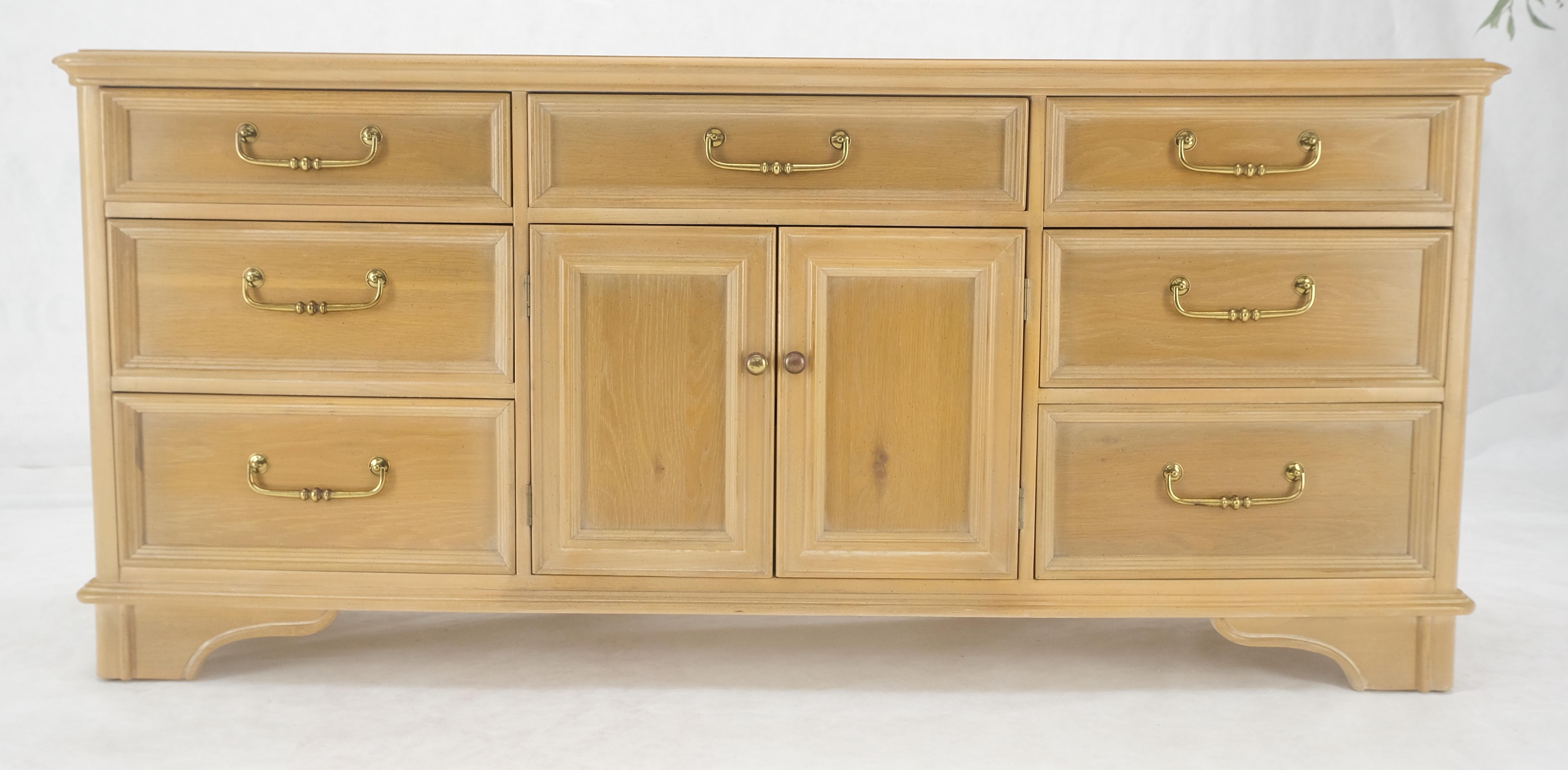 credenza decapata