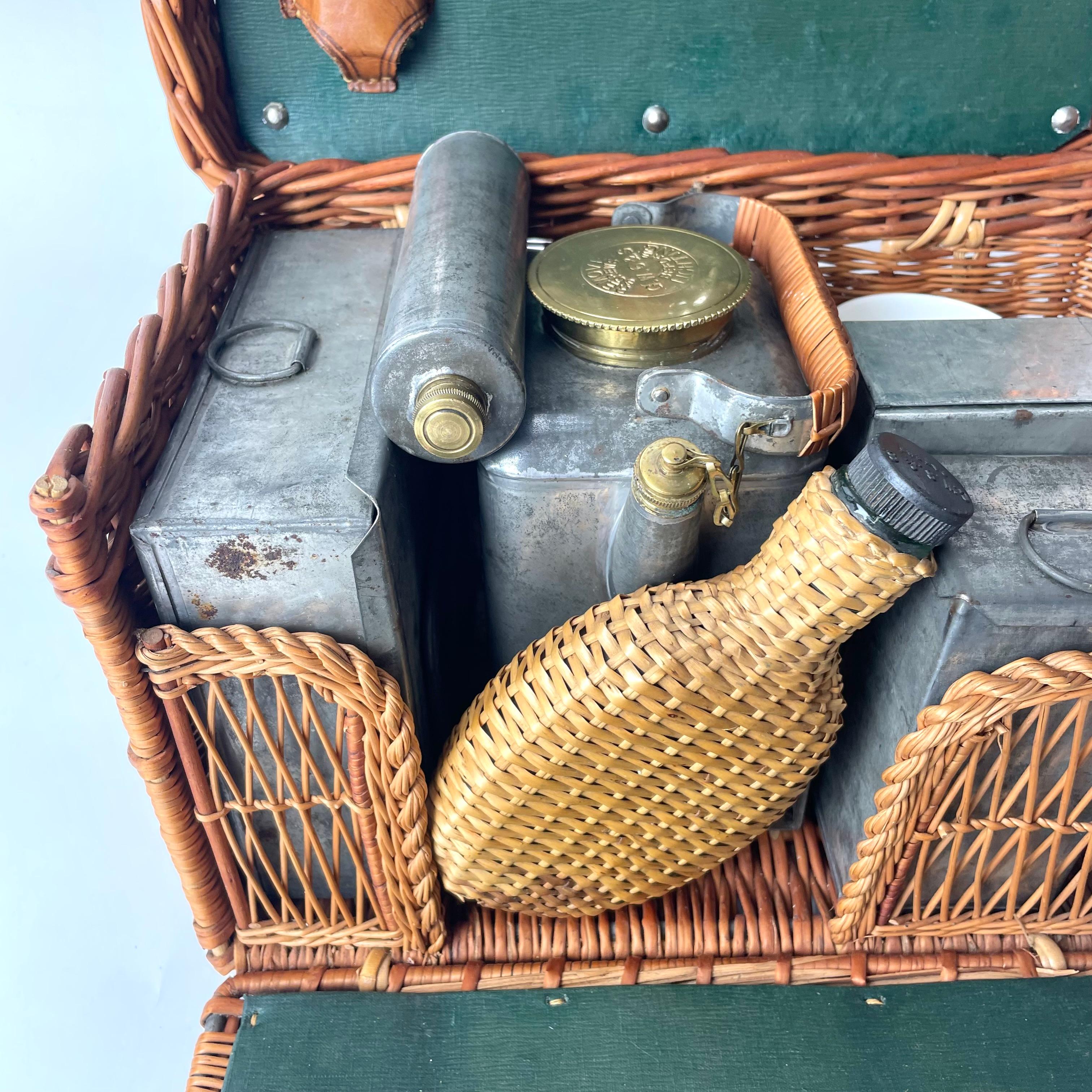 Picnic Basket, Rattan with Tinplate & Porcelain Interiors Late 19th/Early 20th C For Sale 7