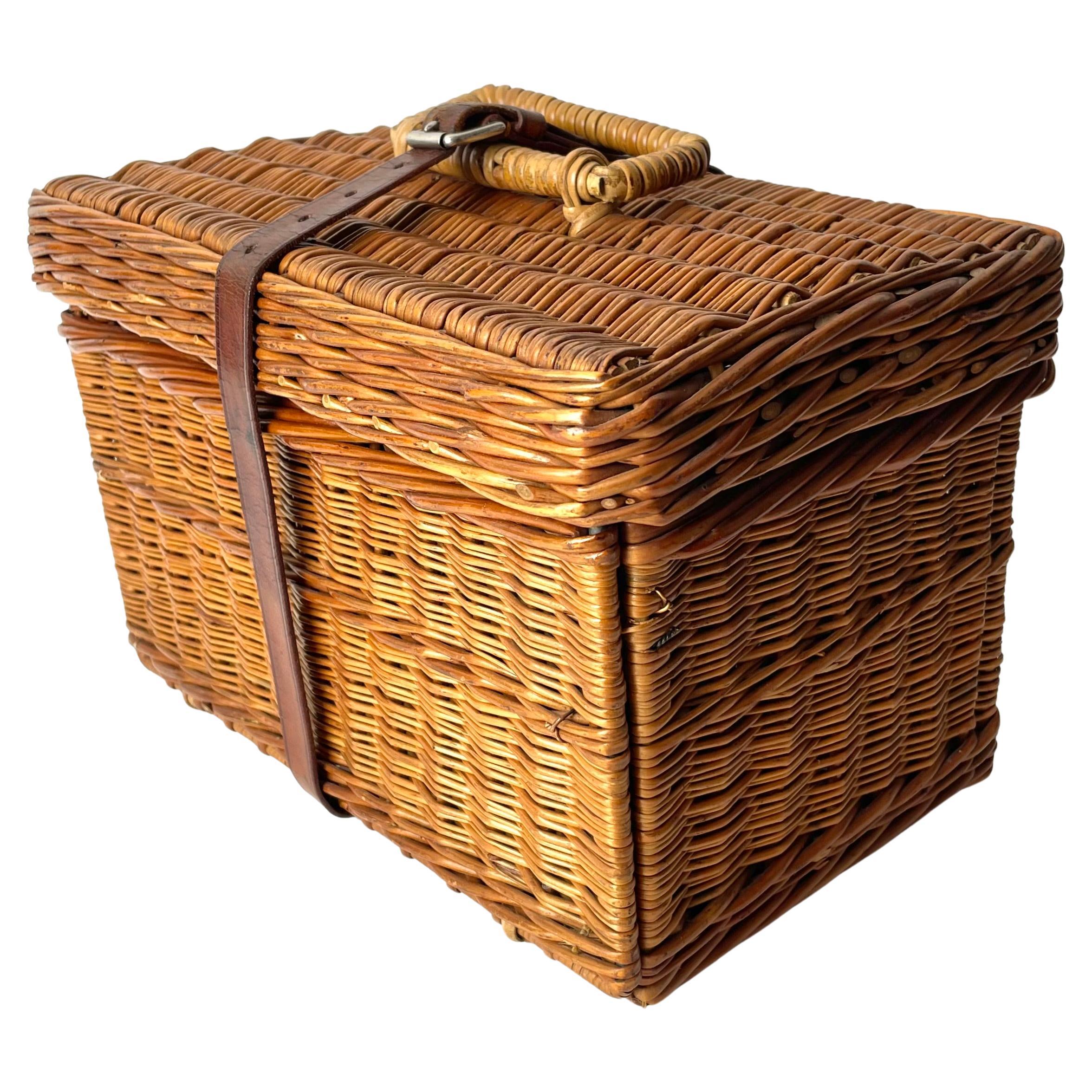 Picnic Basket, Rattan with Tinplate & Porcelain Interiors Late 19th/Early 20th C For Sale