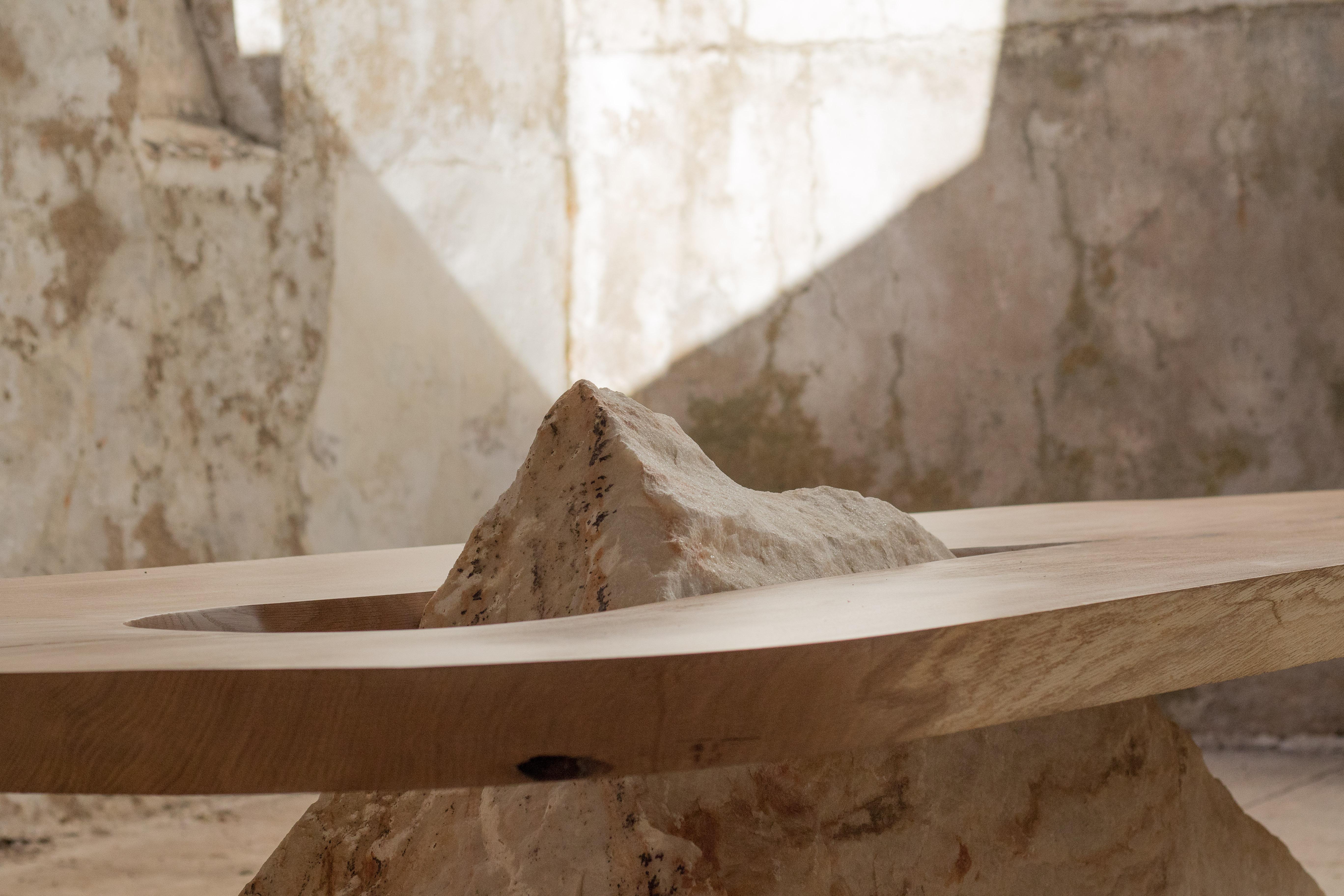 Table de salle à manger contemporaine Pico Branco en marbre blanc et bois de Mircea Anghel Neuf - En vente à Alcacer do Sal, PT