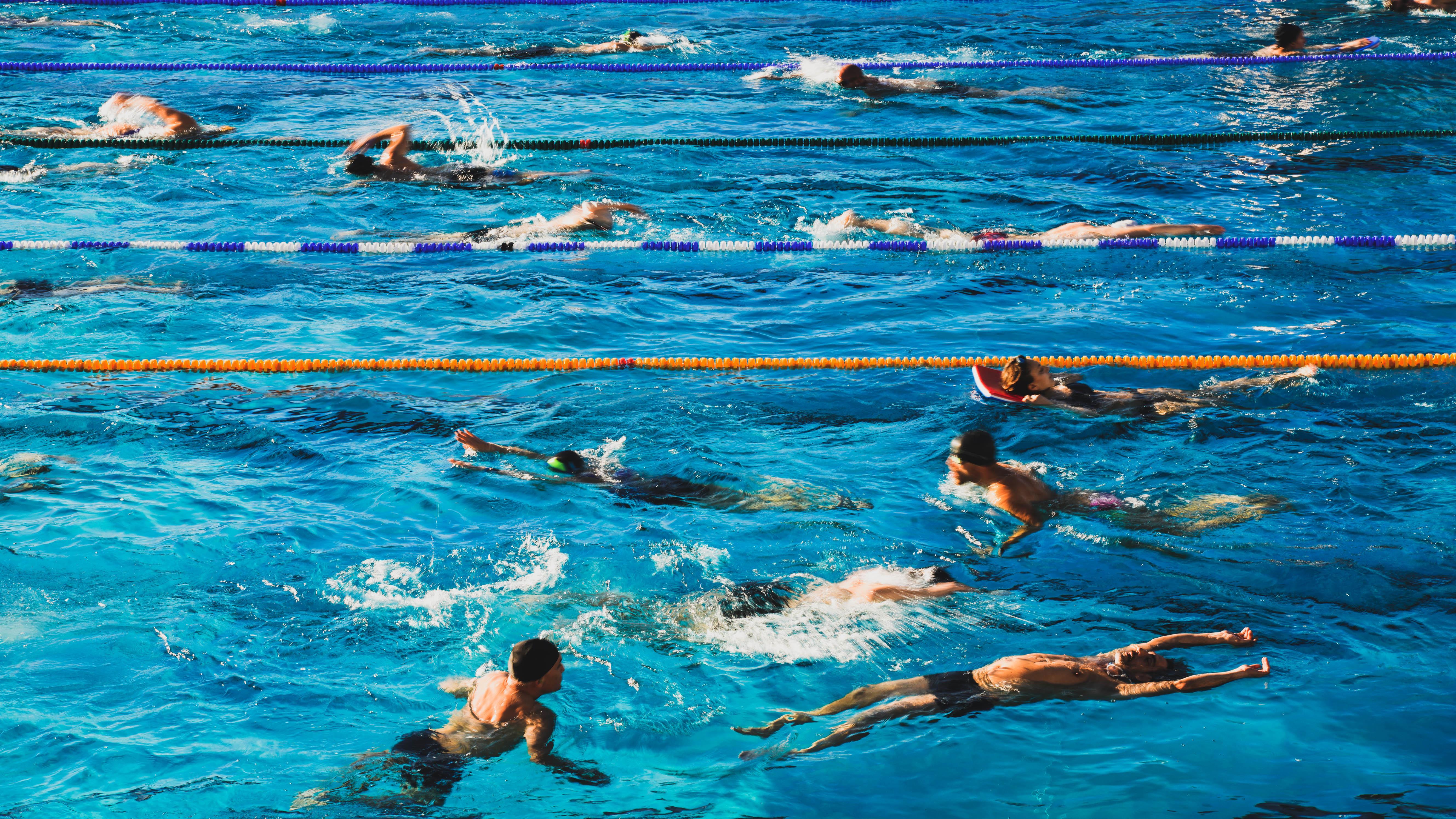 Pico Garcez Landscape Photograph - French Vibrant Swimming Motion