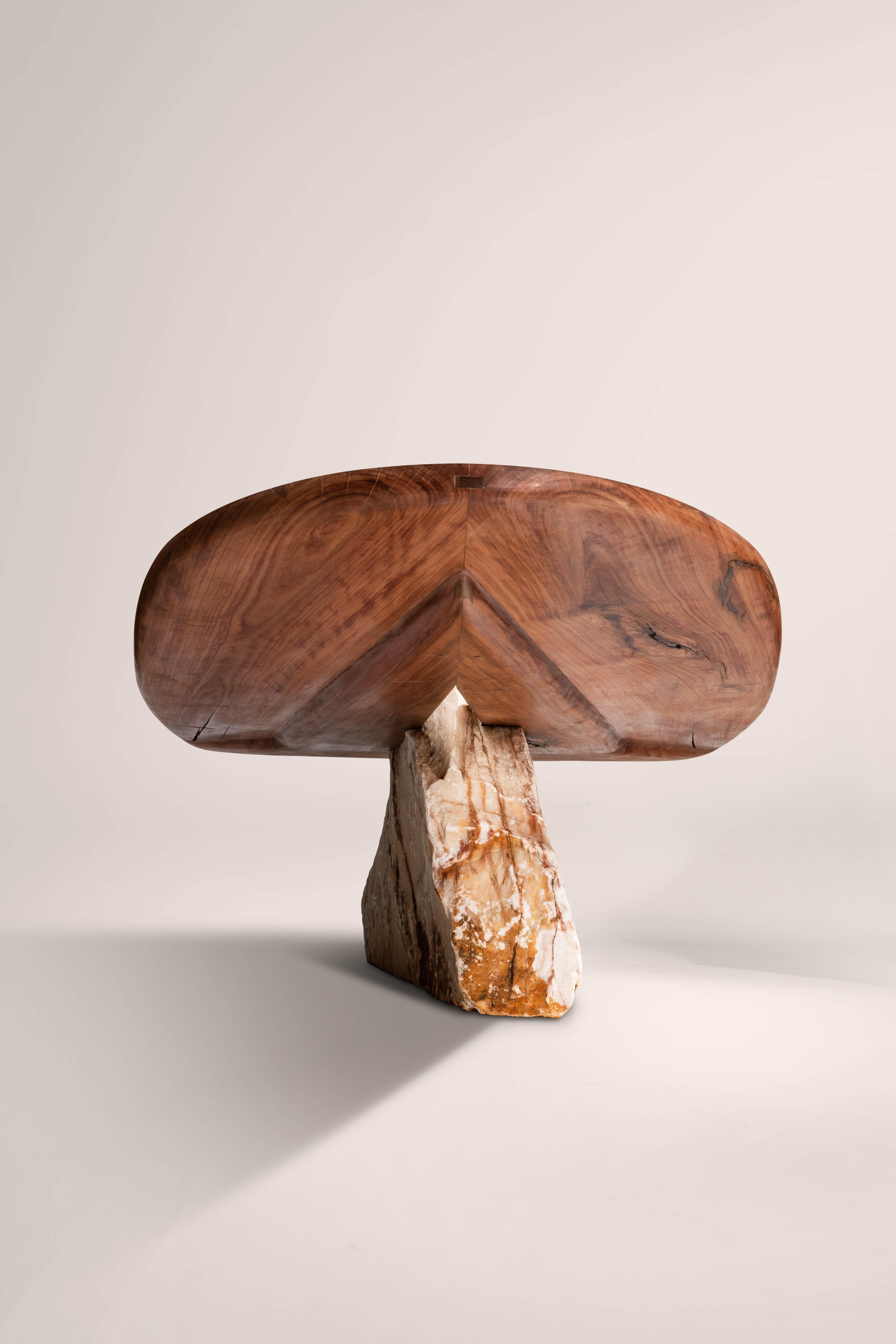 Matériaux organiques Table de salle à manger contemporaine Pico Rosa Marbre blanc et Wood Wood par Mircea Anghel en vente