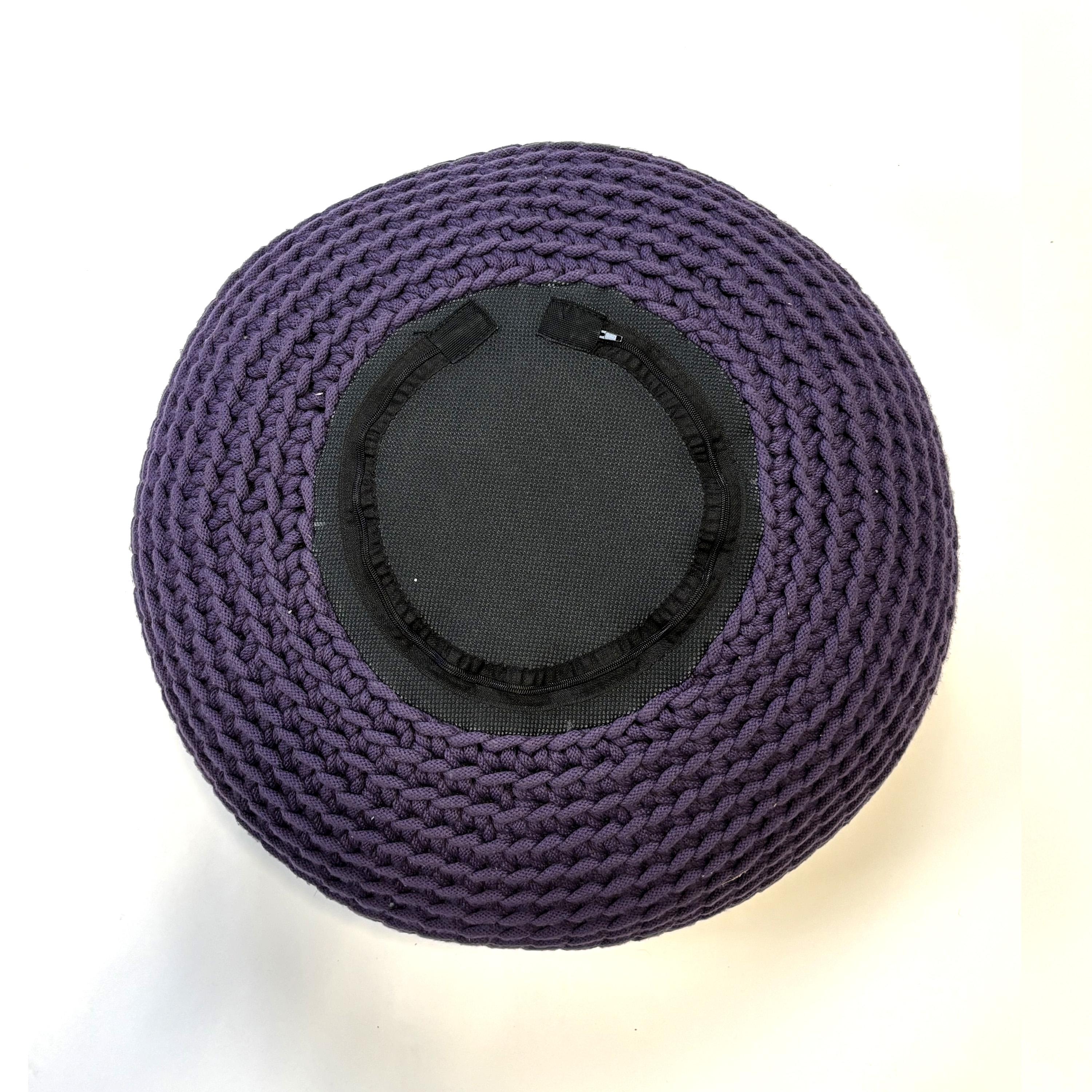 Pouf Picot de Paola Lenti CRS
Tapissé en Lana Picot tissé, couleur Viola 

Un ottoman doux et confortable, de type pouf, avec des housses amovibles.