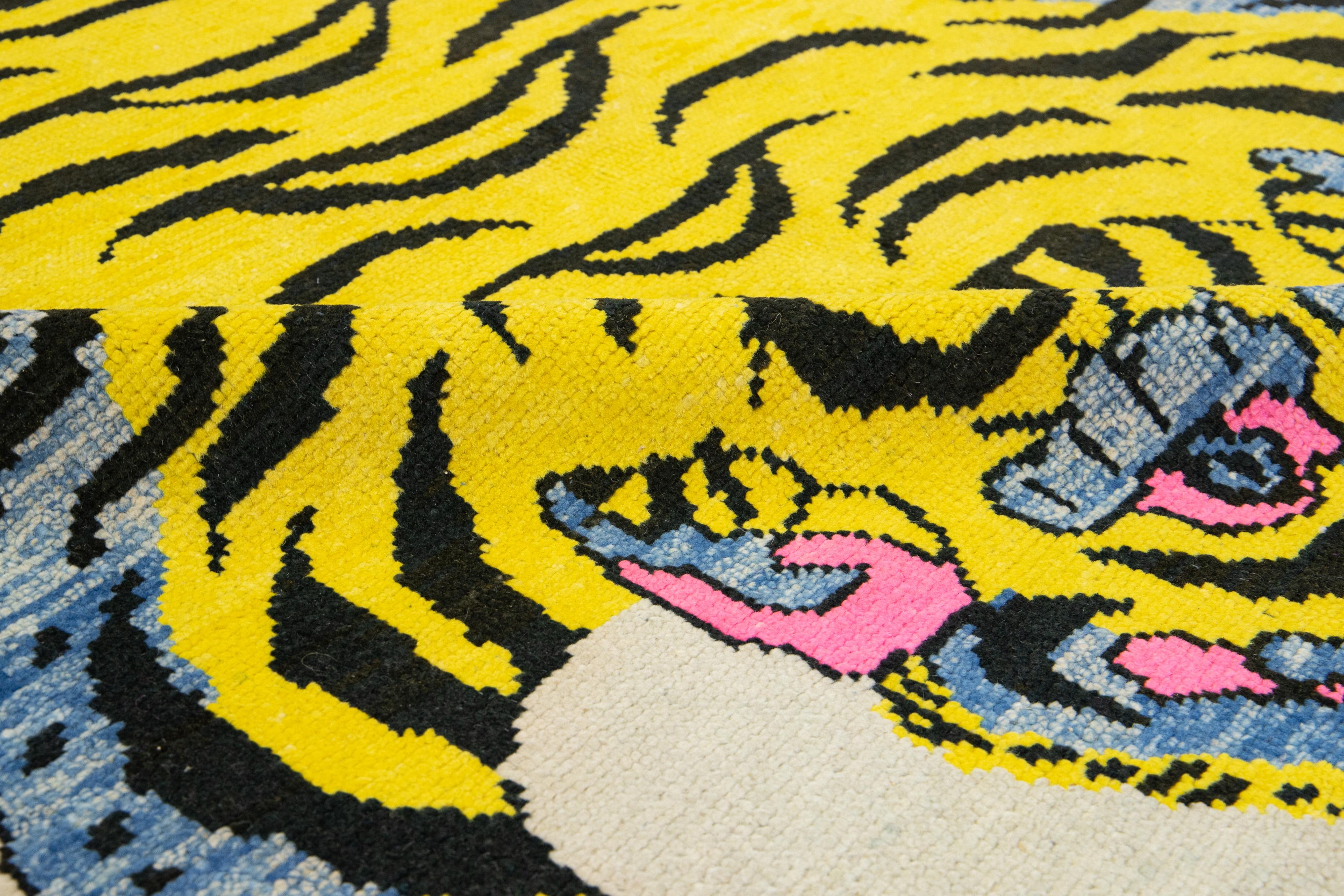 Alfombra contemporánea de lana de diseño pictórico en beige Turco en venta