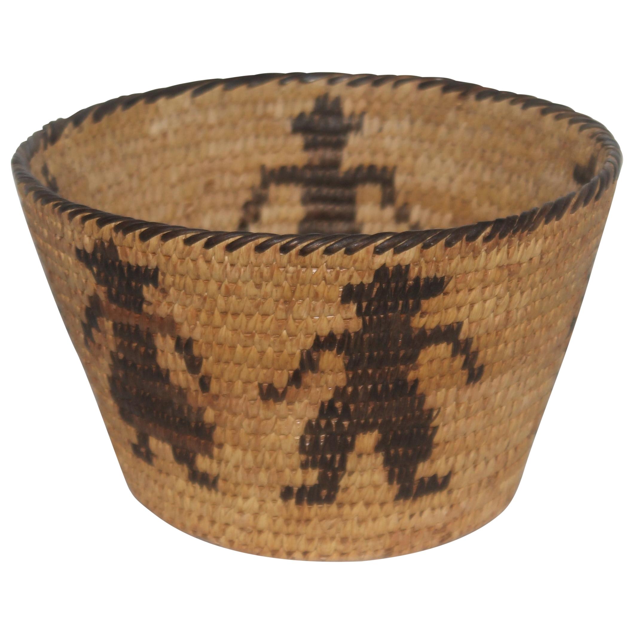 Pictorial hand Made Pima Indian Basket, 1920s For Sale