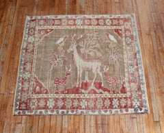 Zabihi Collection Pictorial Türkischer Hirsch Vogel Quadratischer Teppich