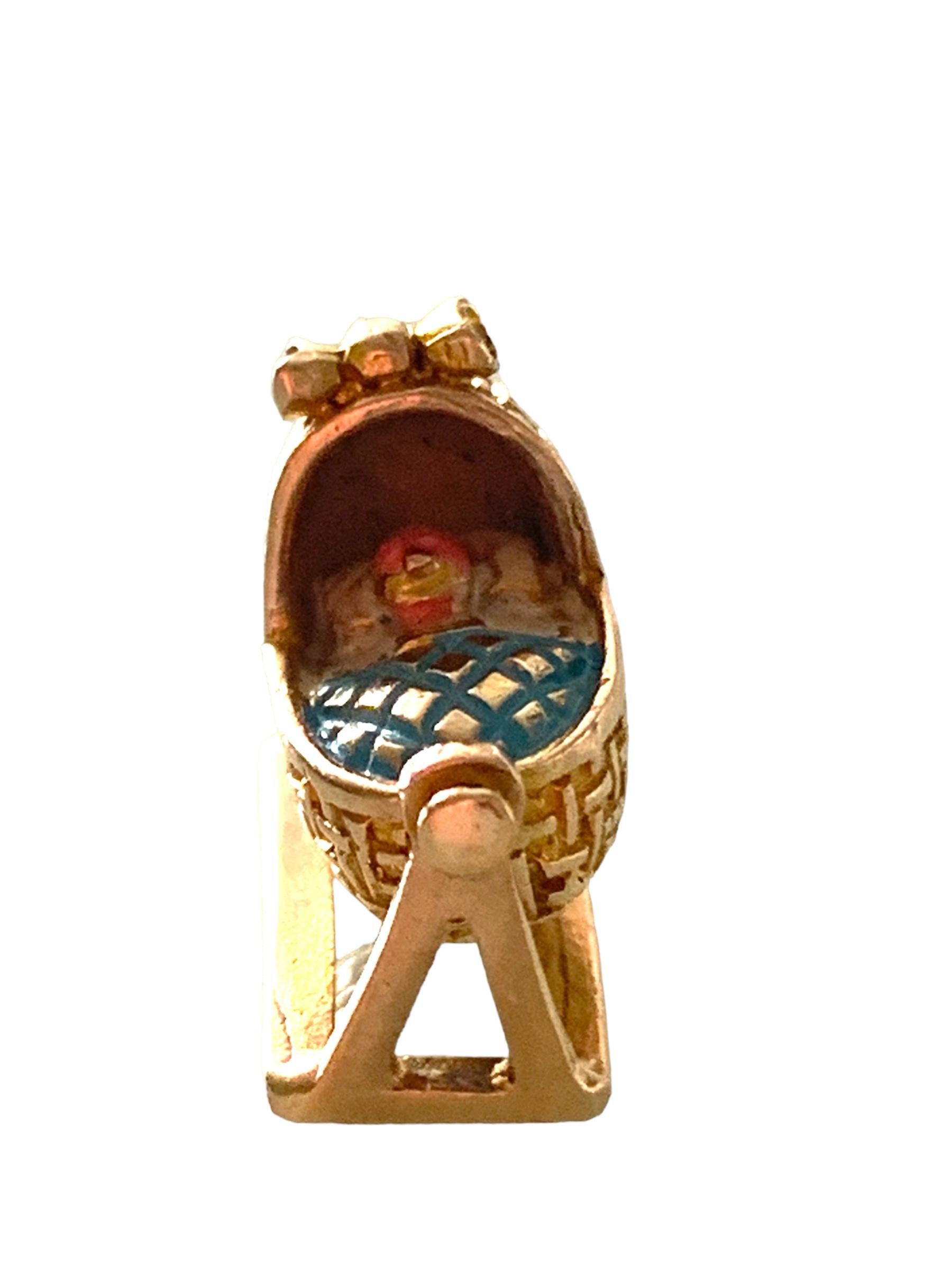 9ct gold Vintage Rocking babies cradle .Charm In Good Condition In London, GB