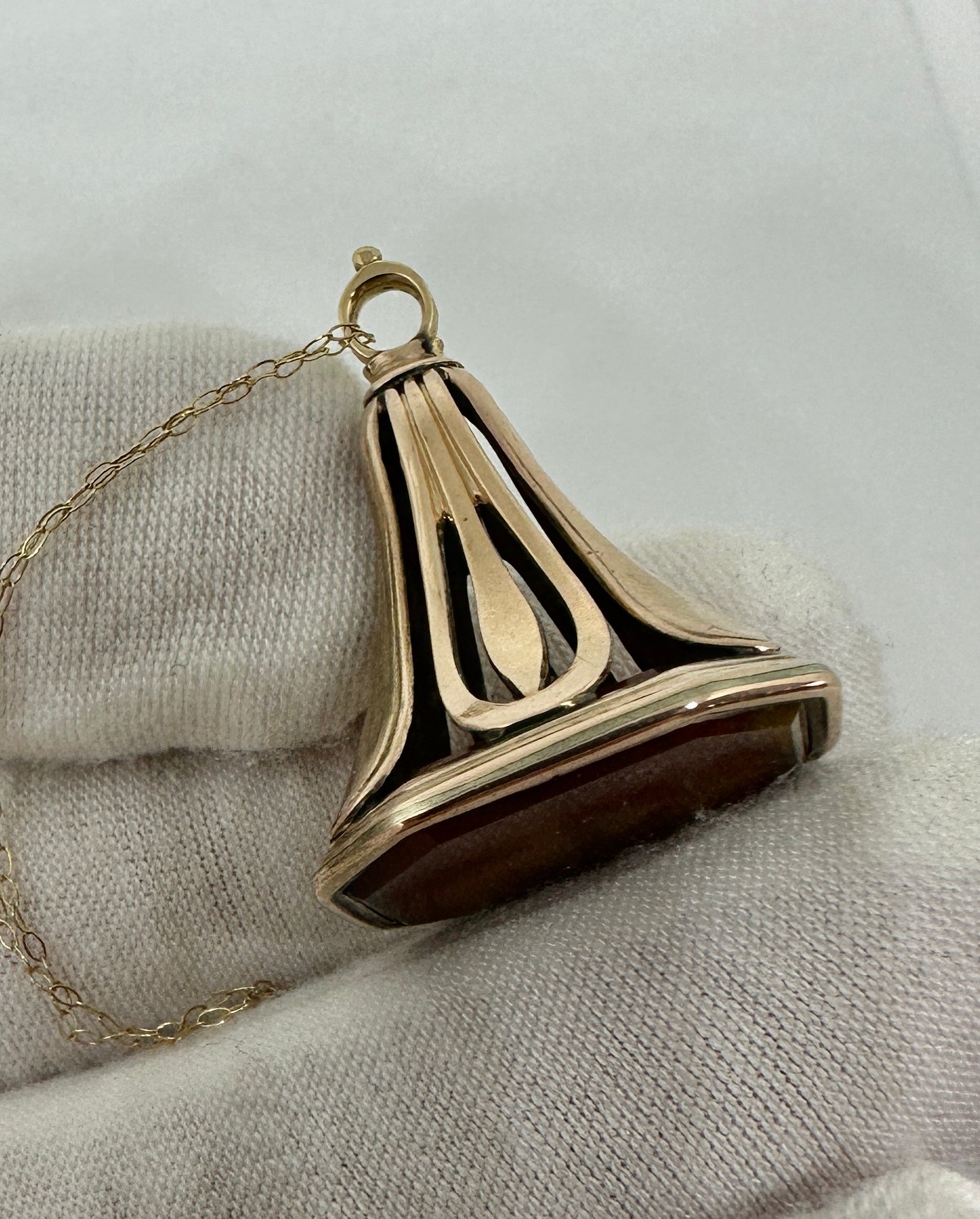 Vittoriano Picture Agate Large Fob Seal Pendant Charm Victorian Gold 1 1/4 Inches in vendita