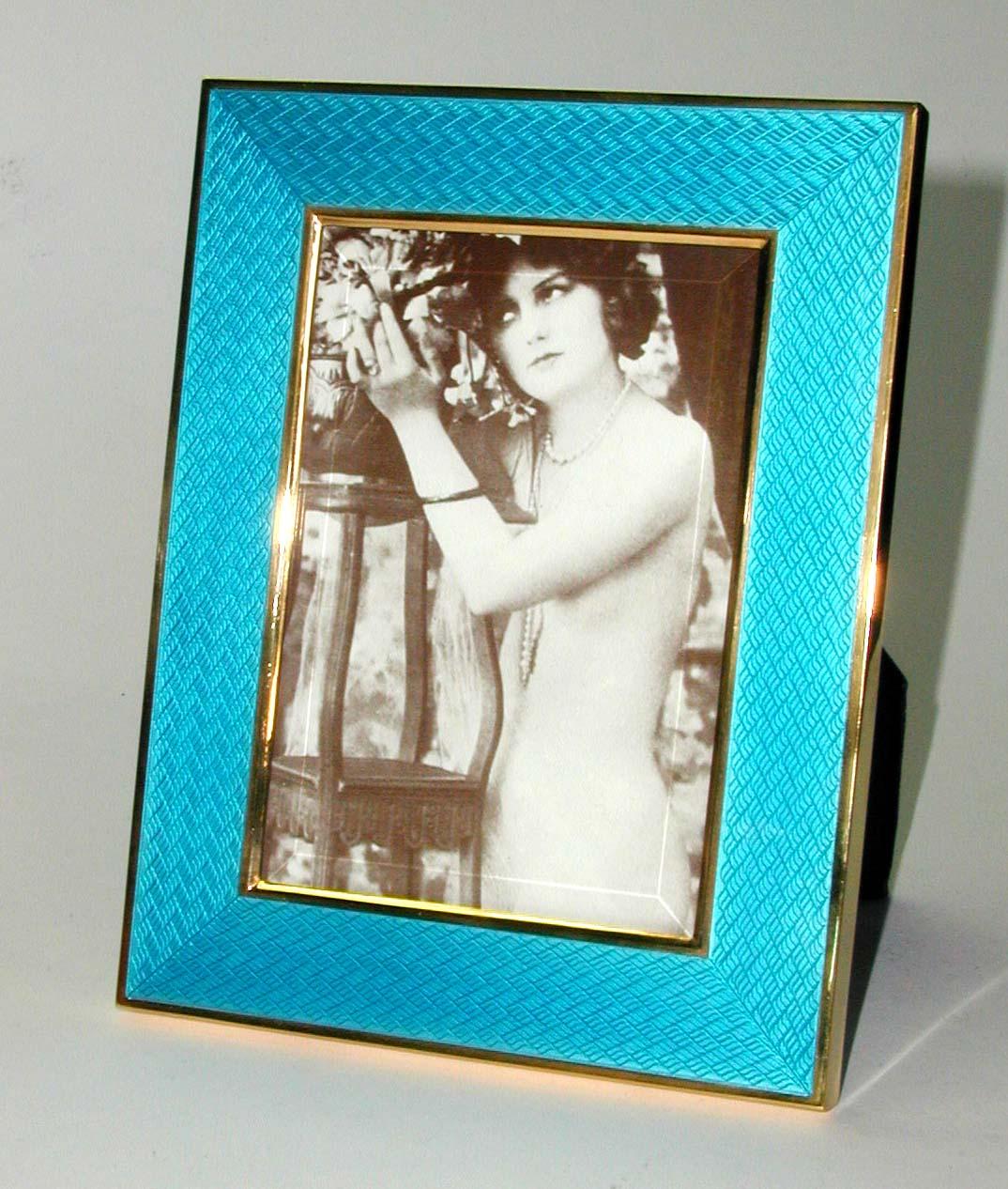 Picture Frame Classic rectangular Enamel light blue on guilloche Salimbeni In Excellent Condition For Sale In Firenze, FI
