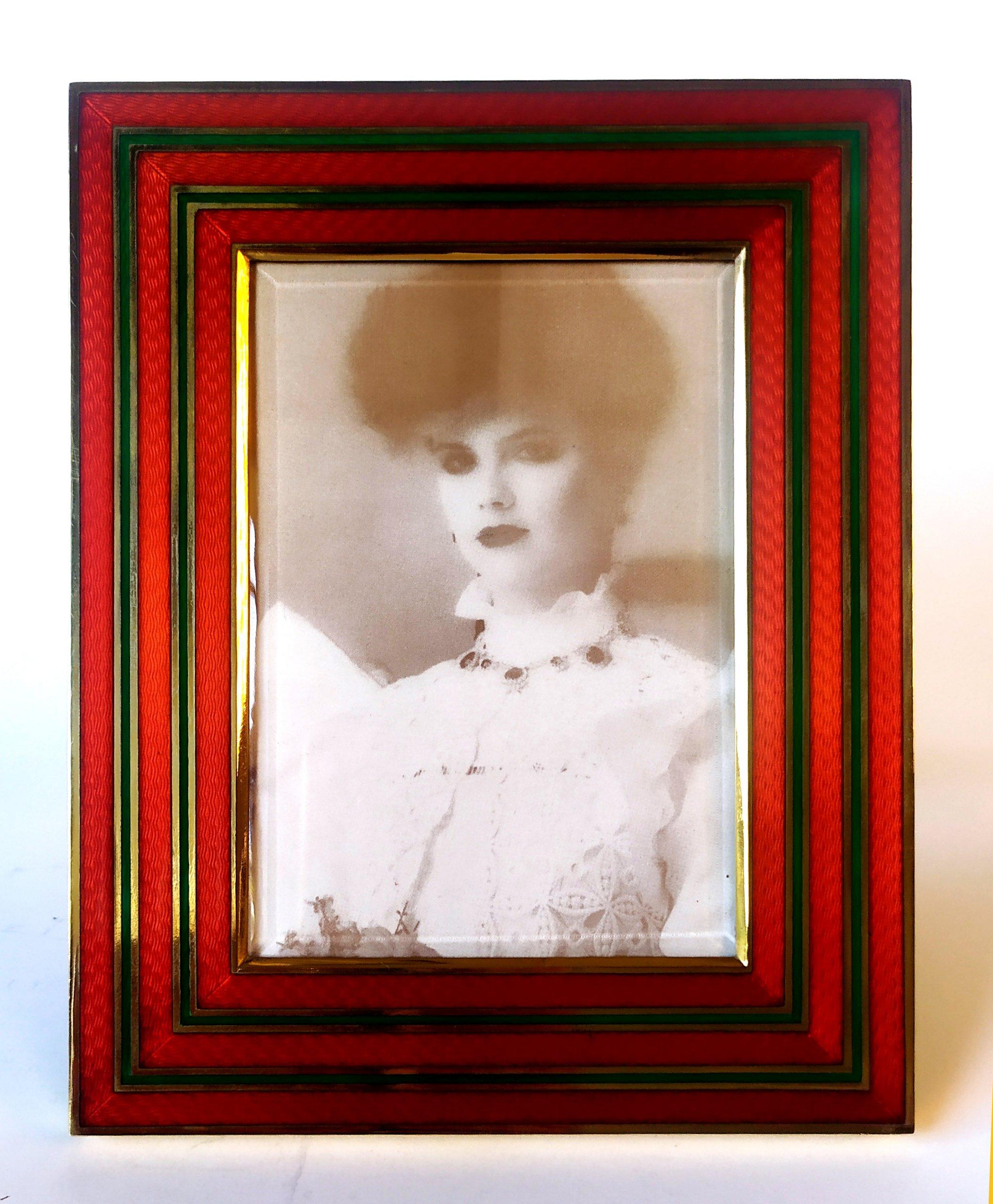 Portarretratos Esmalte bicolor rojo rubí y verde esmeralda Salimbeni. en Excelente estado para la venta en Firenze, FI