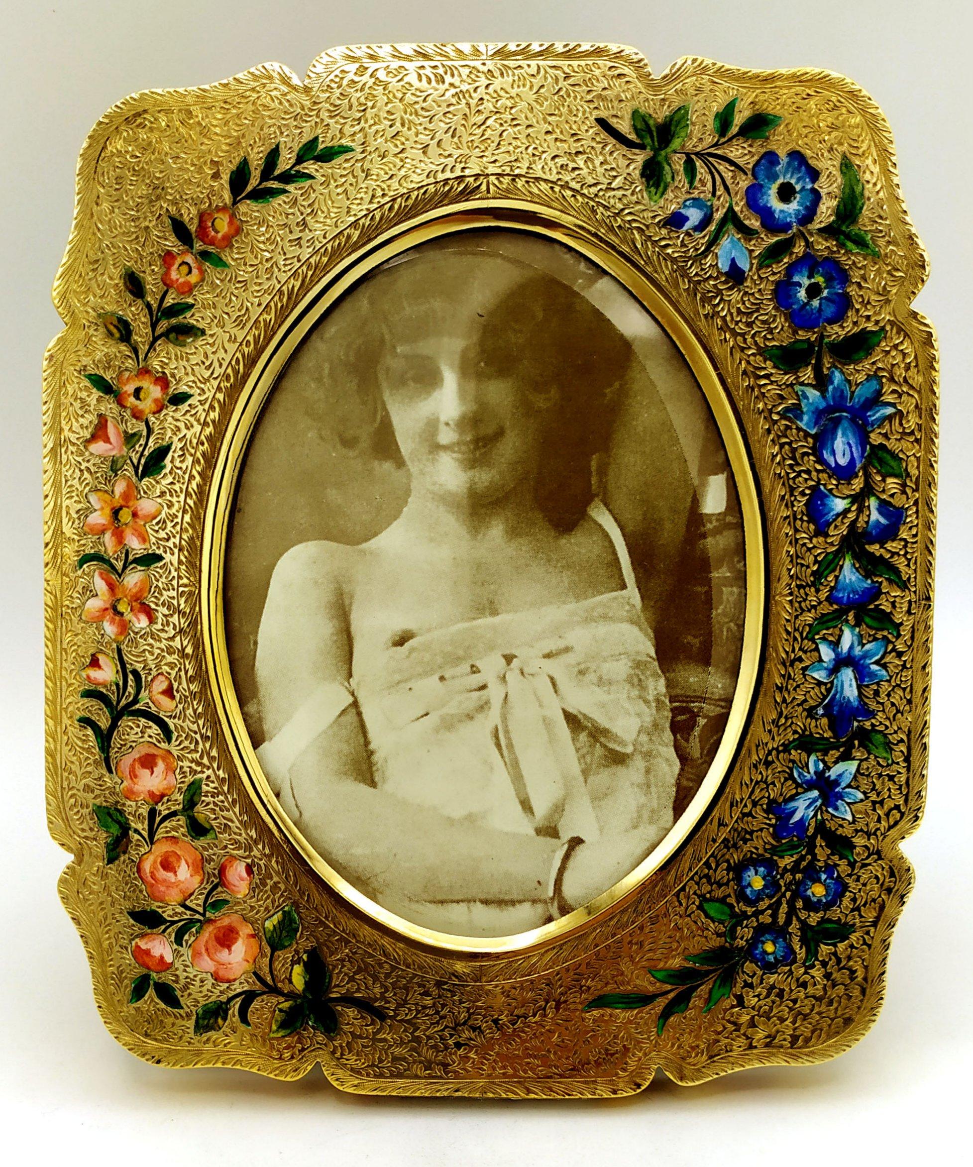 Cadre photo gravure florale et peinture à la main en argent Sterling A Silver Excellent état - En vente à Firenze, FI