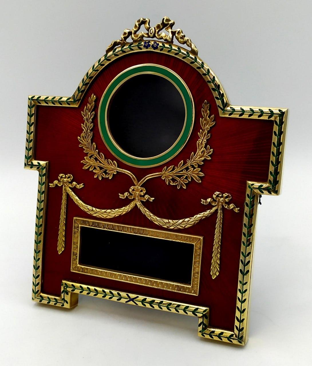 Art Nouveau Picture Frame for a round and a rectangular picture Fabergé style For Sale