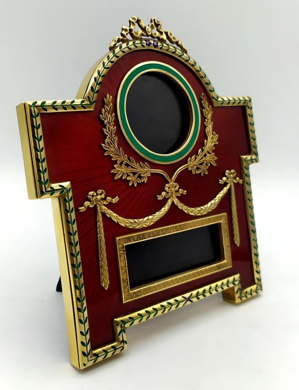 Picture Frame for a round and a rectangular picture Fabergé style In Excellent Condition For Sale In Firenze, FI