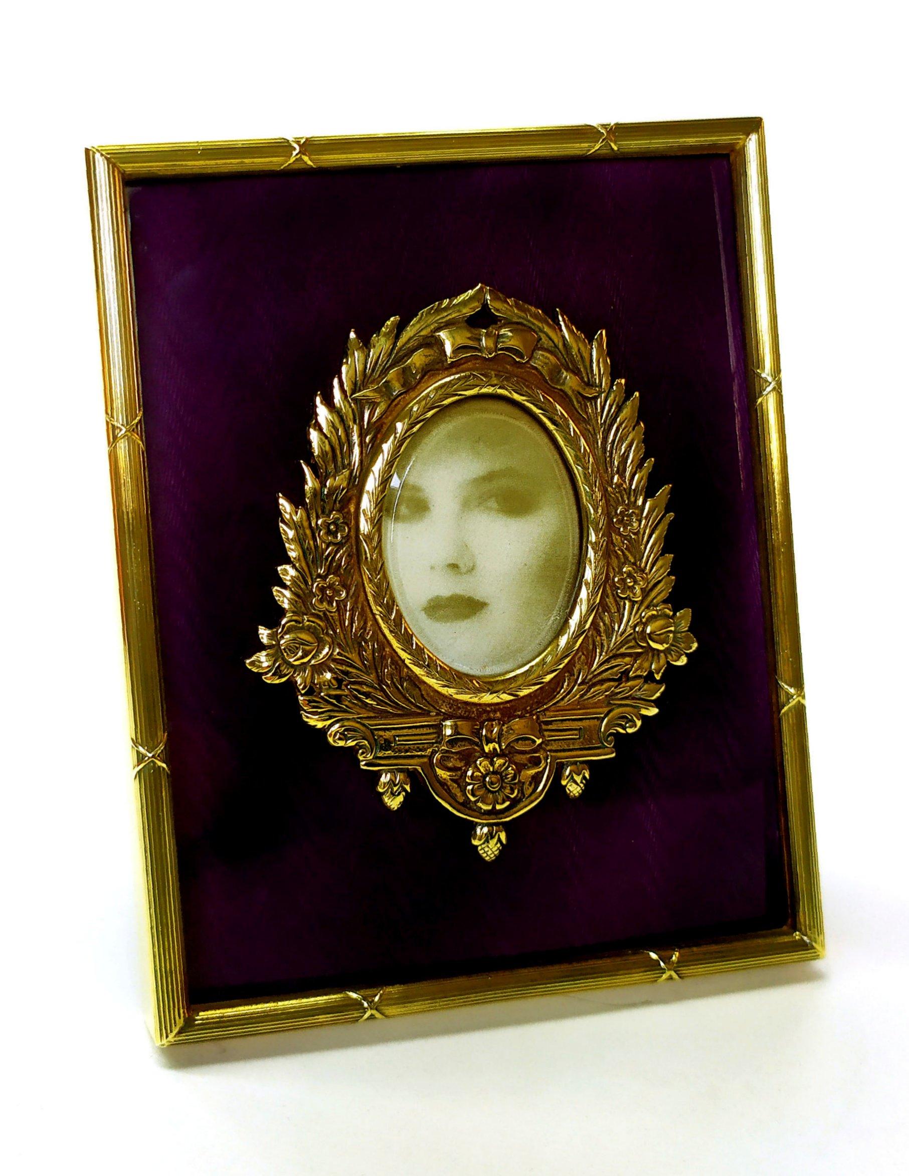 Italiano Cornice per foto ovali smalto Guilloche Sterling Silver Salimbeni in vendita